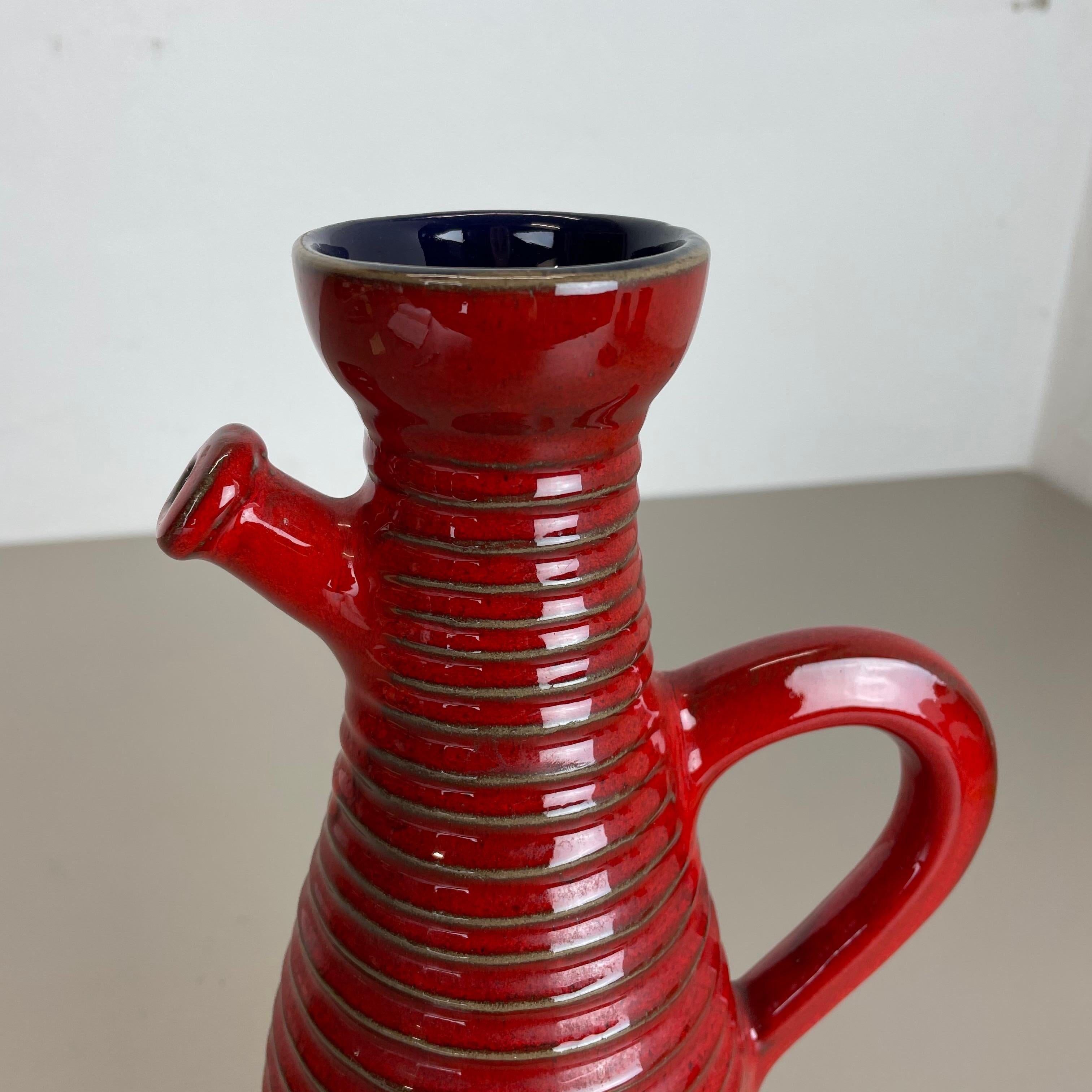 Original 1970 Red Ceramic Studio Pottery Vase by Marei Ceramics, Germany In Good Condition For Sale In Kirchlengern, DE