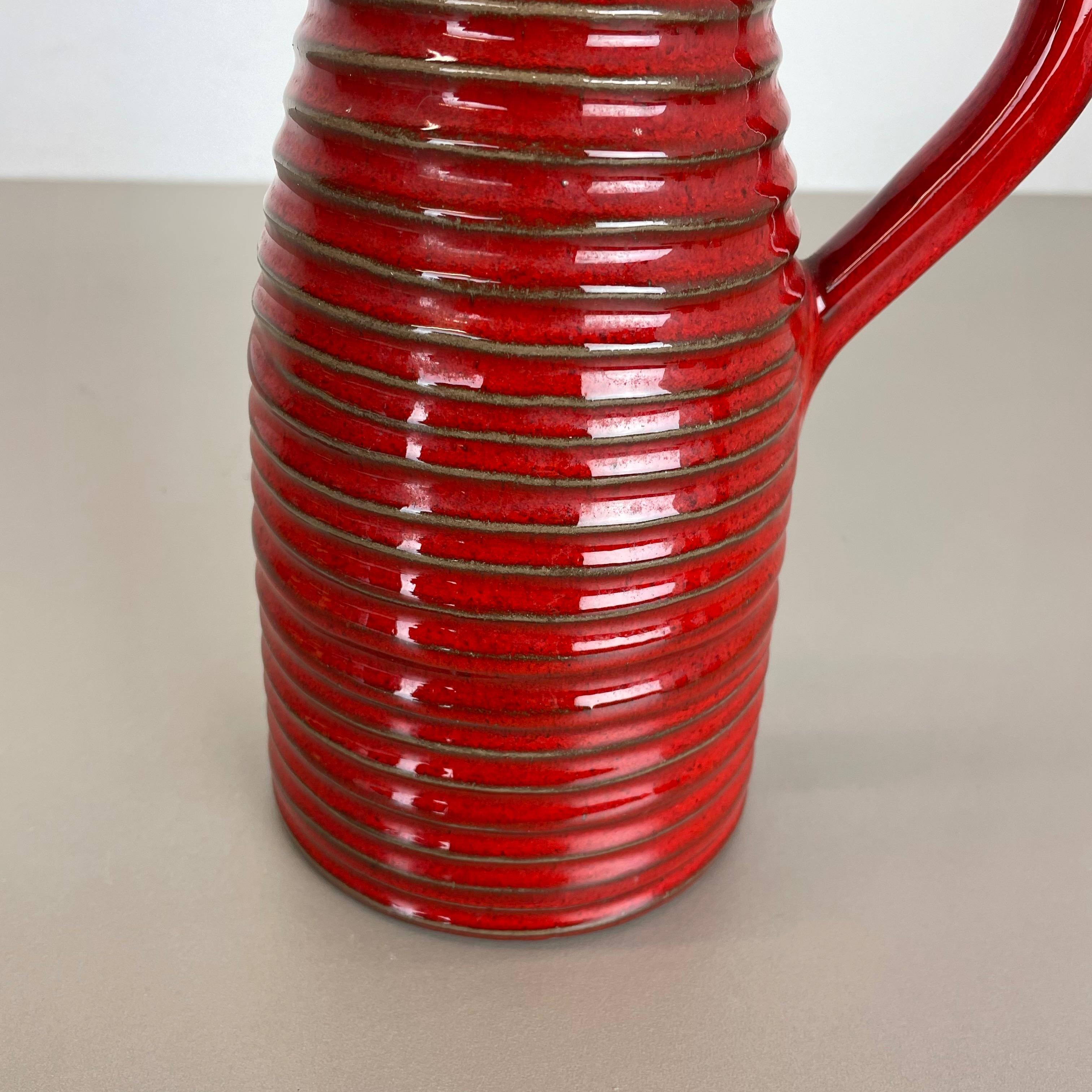 20ième siècle Vase original en céramique rouge de l'atelier de poterie de Marei Ceramics, Allemagne, 1970 en vente