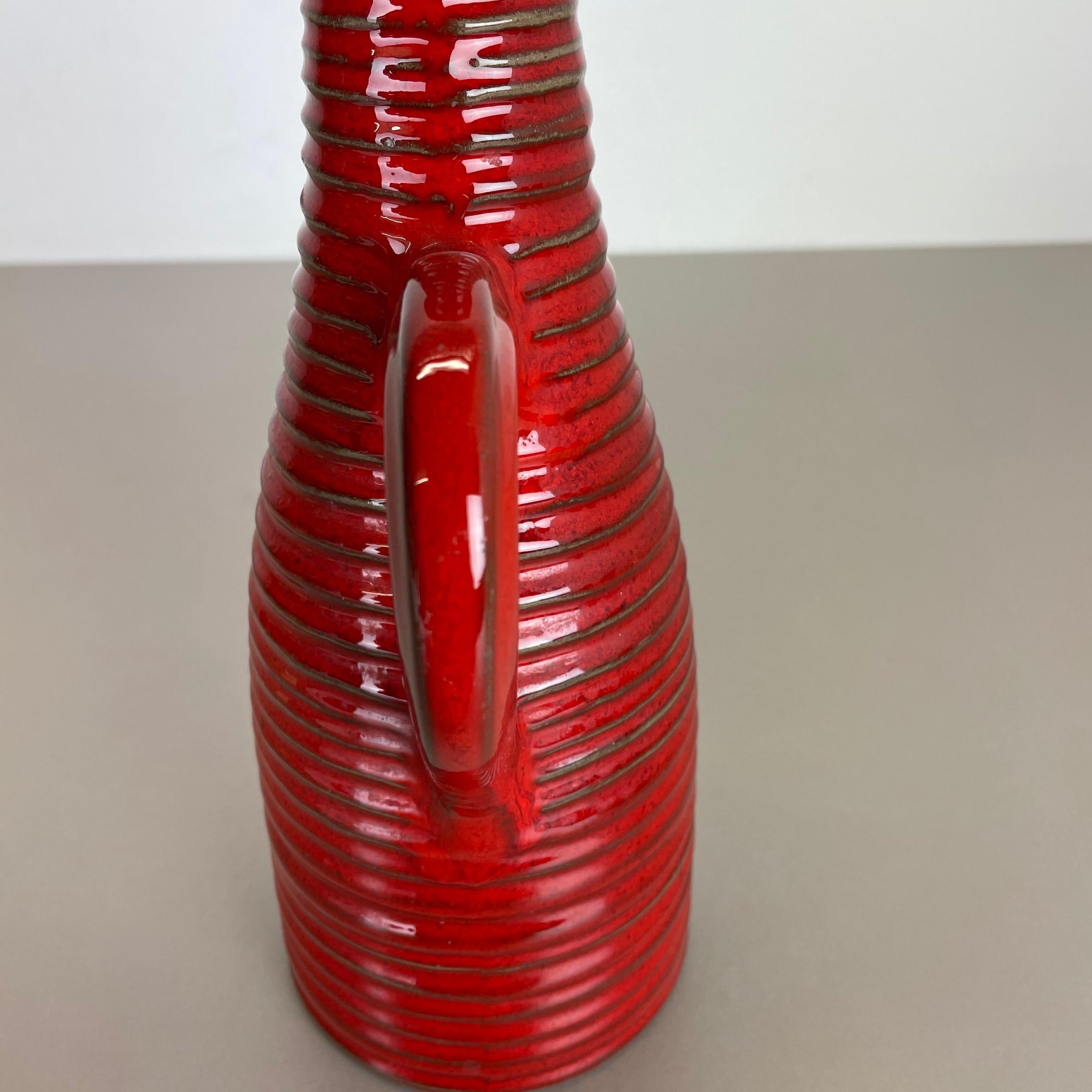 Vase original en céramique rouge de l'atelier de poterie de Marei Ceramics, Allemagne, 1970 en vente 2