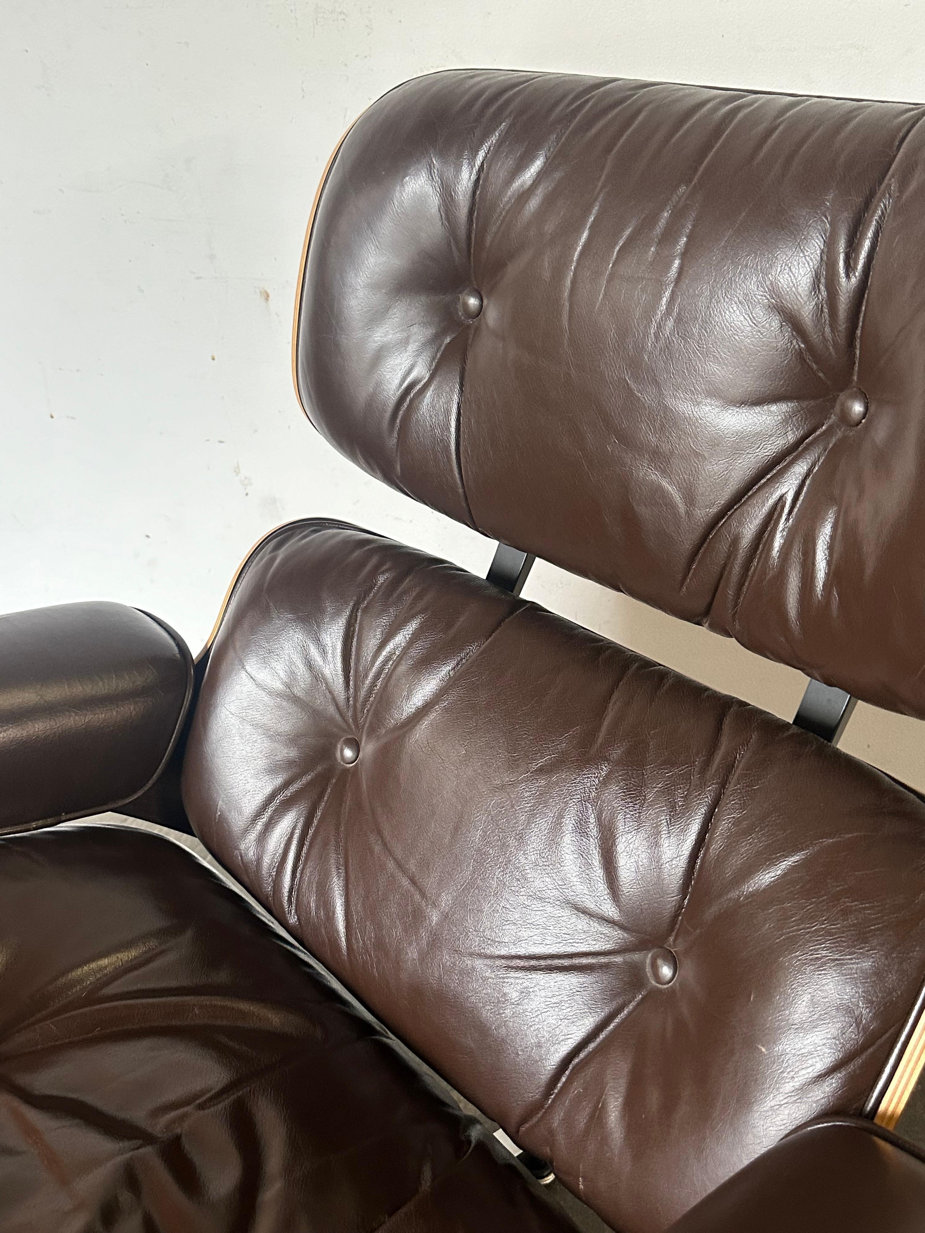 Original 1970s Herman Miller Eames Lounge Chair and Ottoman In Good Condition In Brooklyn, NY