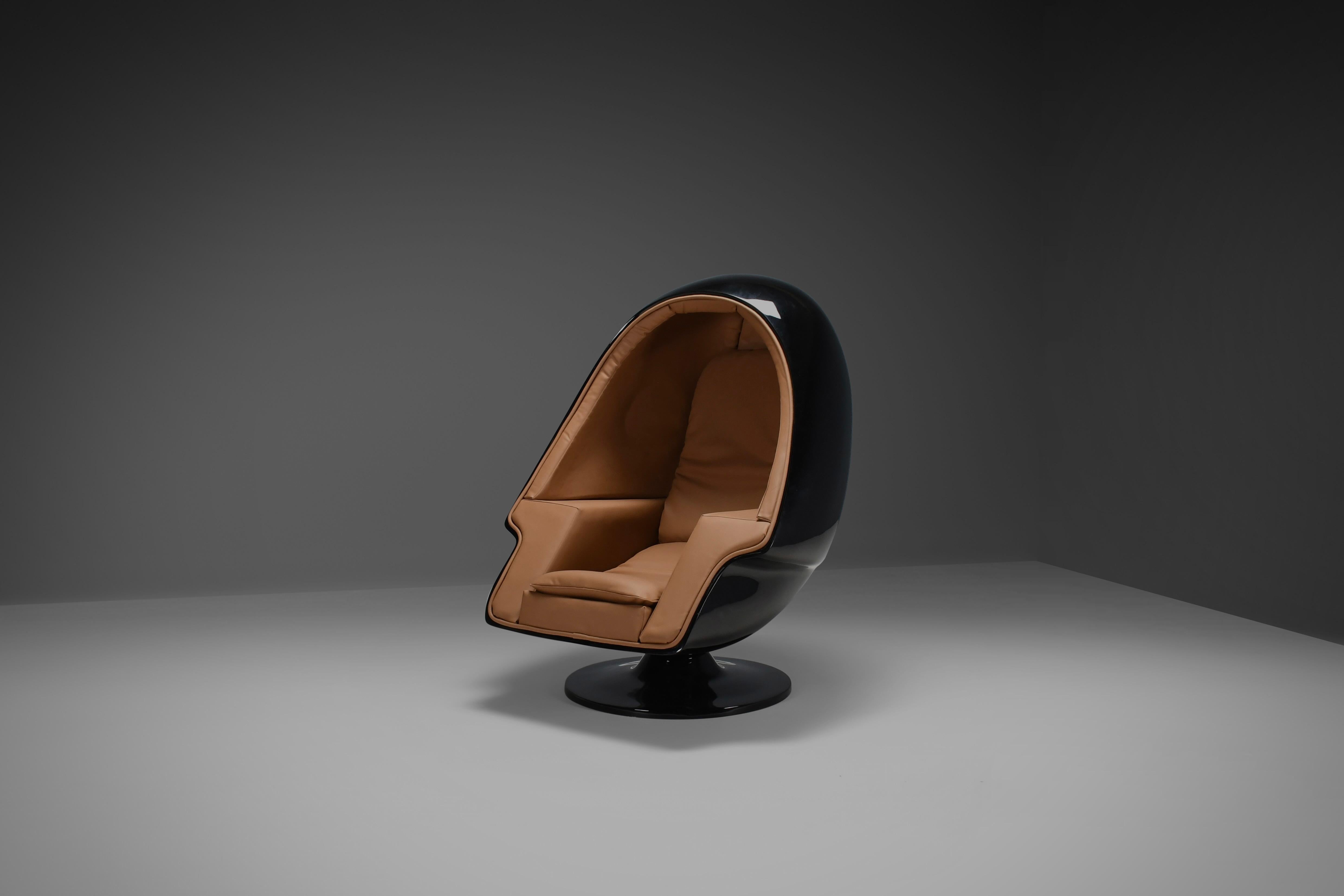 Space Age Original 1970s Lee West ‘Alpha” Stereo Egg Chair, Black Fiberglass and leather For Sale