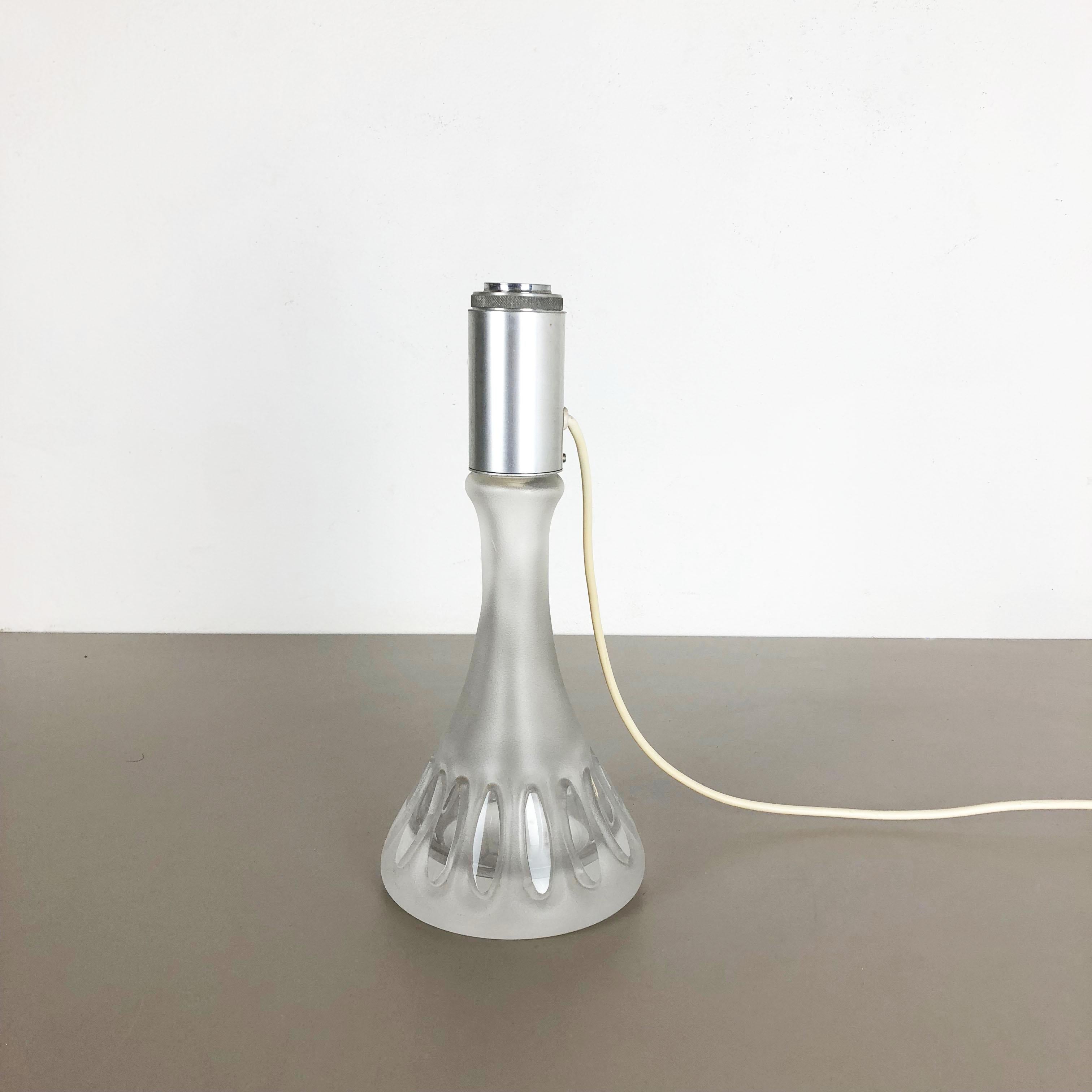 Original 1970s Metal and Glass Tulip Desk Light by Peill & Putzler, Germany In Good Condition For Sale In Kirchlengern, DE
