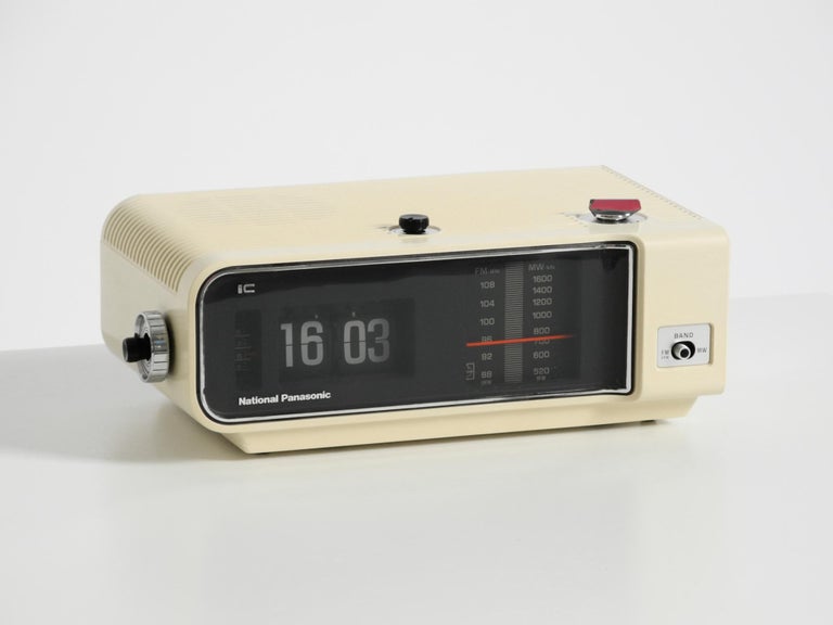 Original 1970s National Panasonic flip-number radio alarm clock