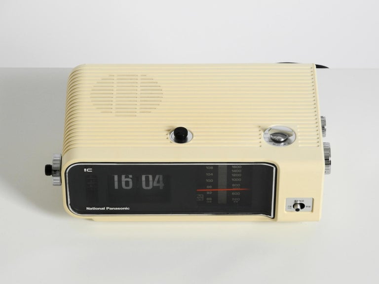 Original 1970s National Panasonic flip-number radio alarm clock