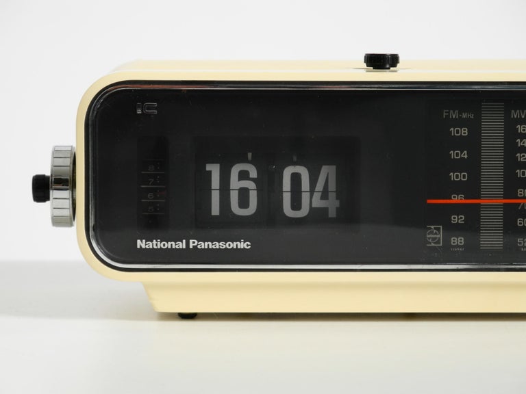 Original 1970s National Panasonic flip-number radio alarm clock