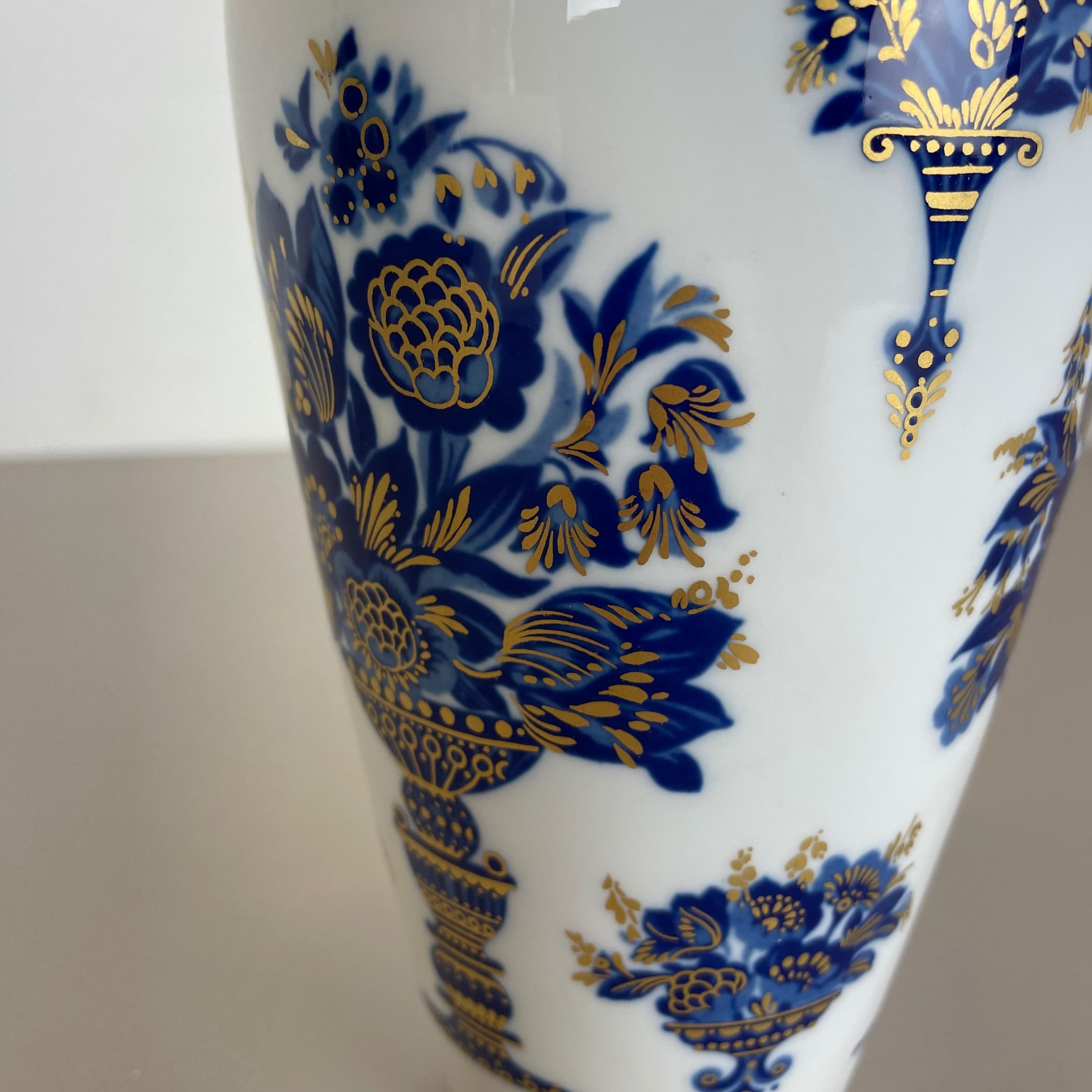 Original 1970s Op Art Vase Porcelain German Vase by Heinrich Ceramics, Germany For Sale 1