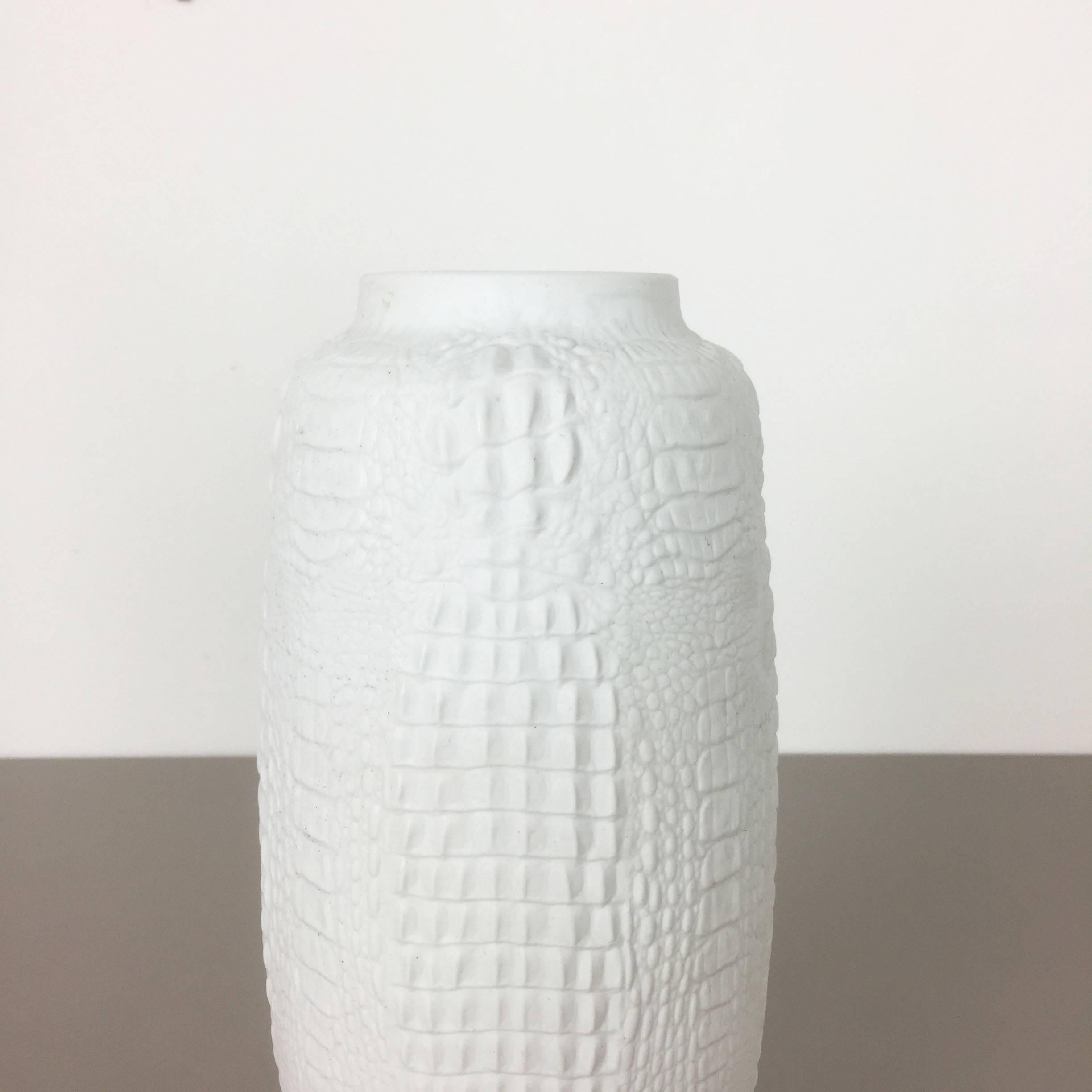 Mid-Century moderno Vaso Op Art in porcellana originale degli anni '70 realizzato da AK Kaiser, Germania in vendita