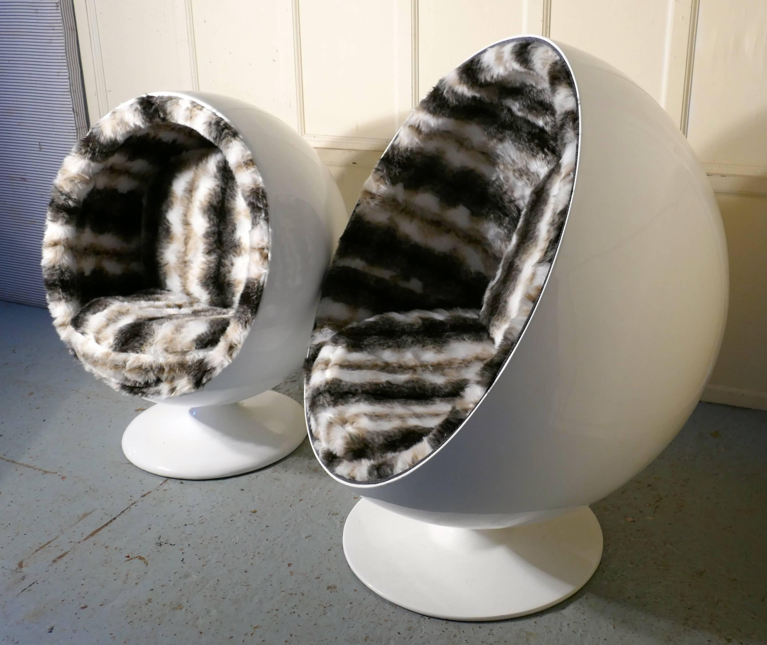 20th Century Original 1970s Retro Egg Pod Chair