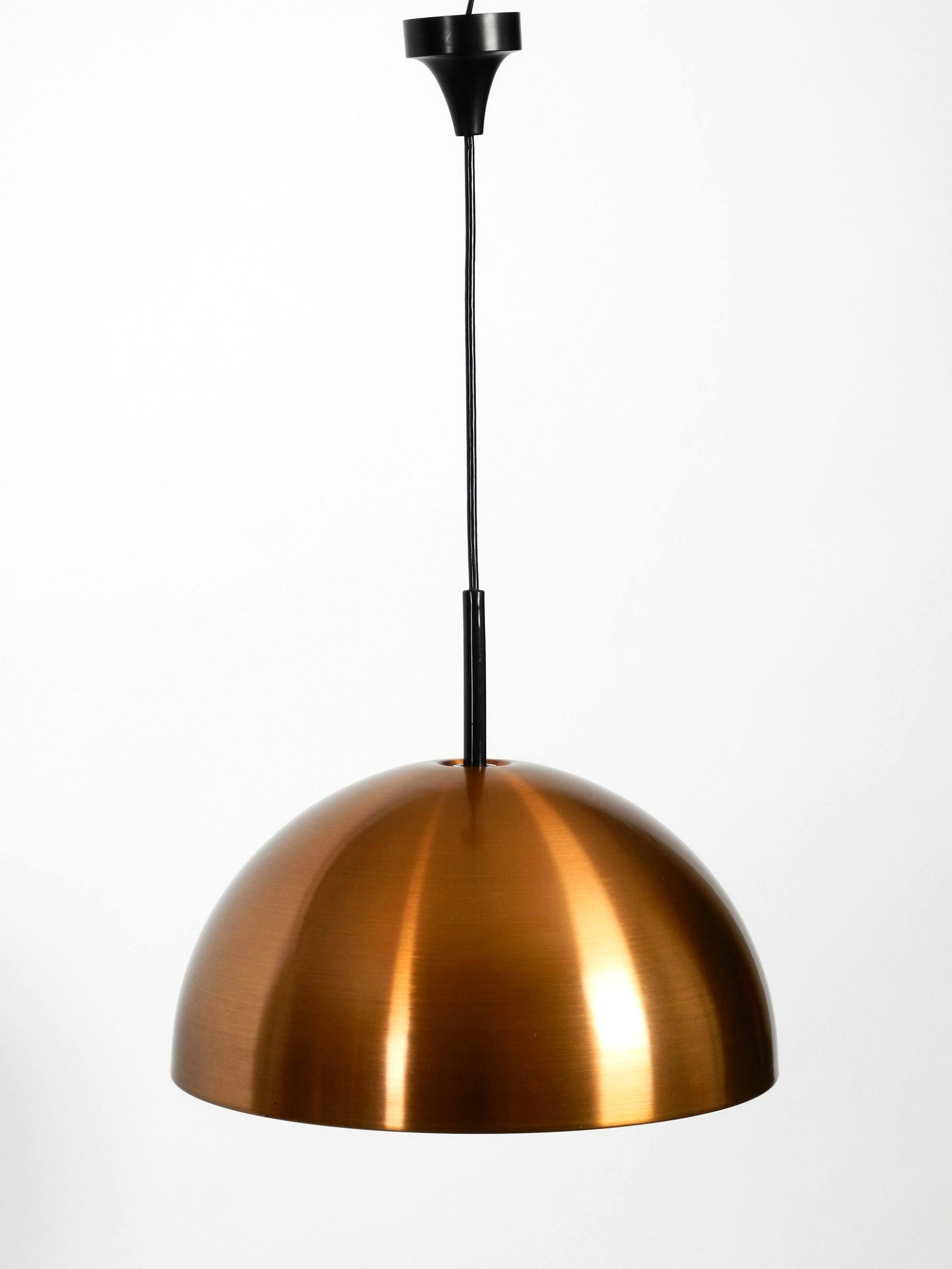 Fin du 20e siècle Lampe suspendue originale de l'ère spatiale des années 1970 avec abat-jour en cuivre en état neuf en vente