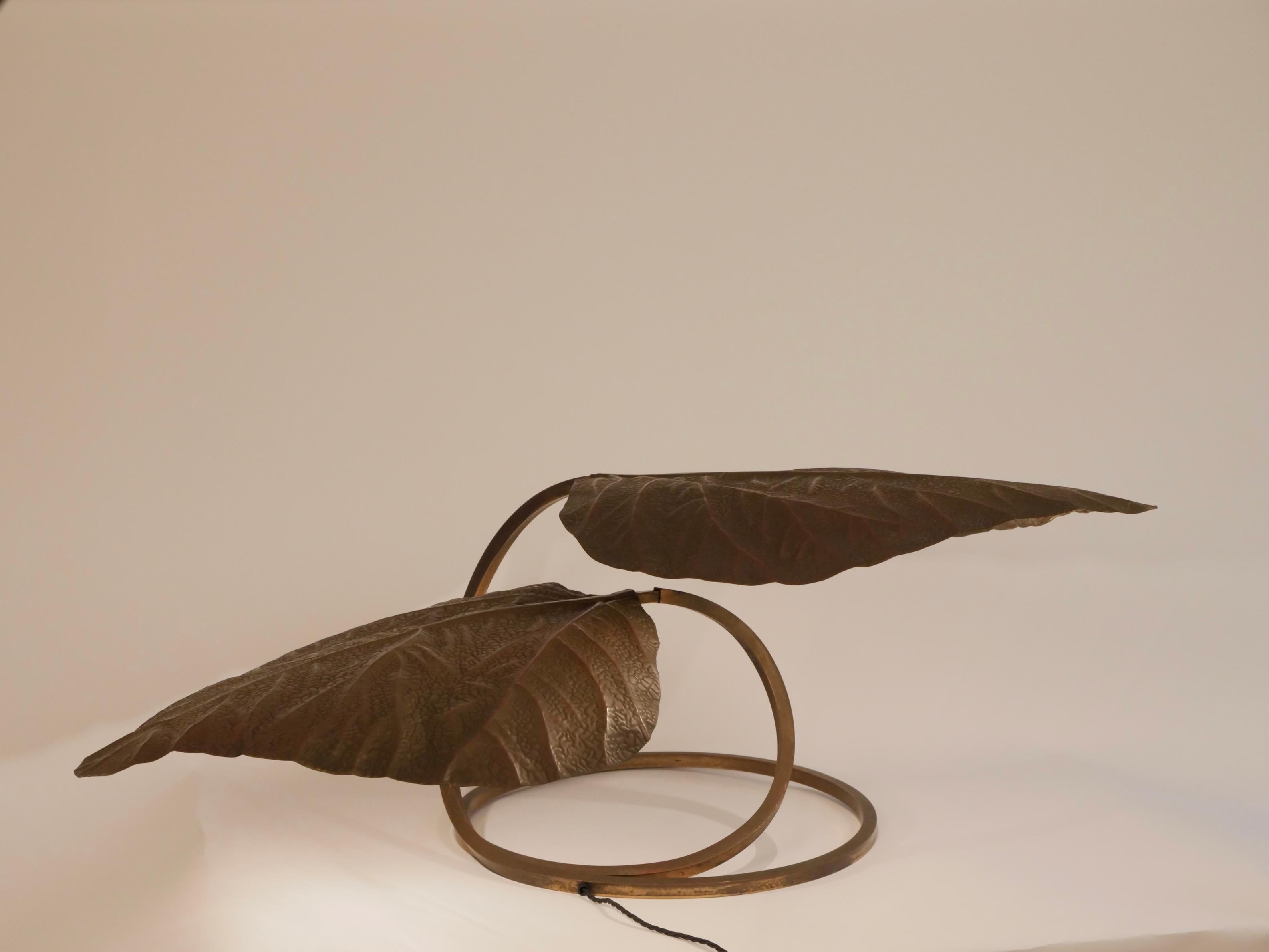 Mid-Century Modern Original 1970s Tommaso Barbi for Bottega Gadda two leaf rhubarb table light For Sale