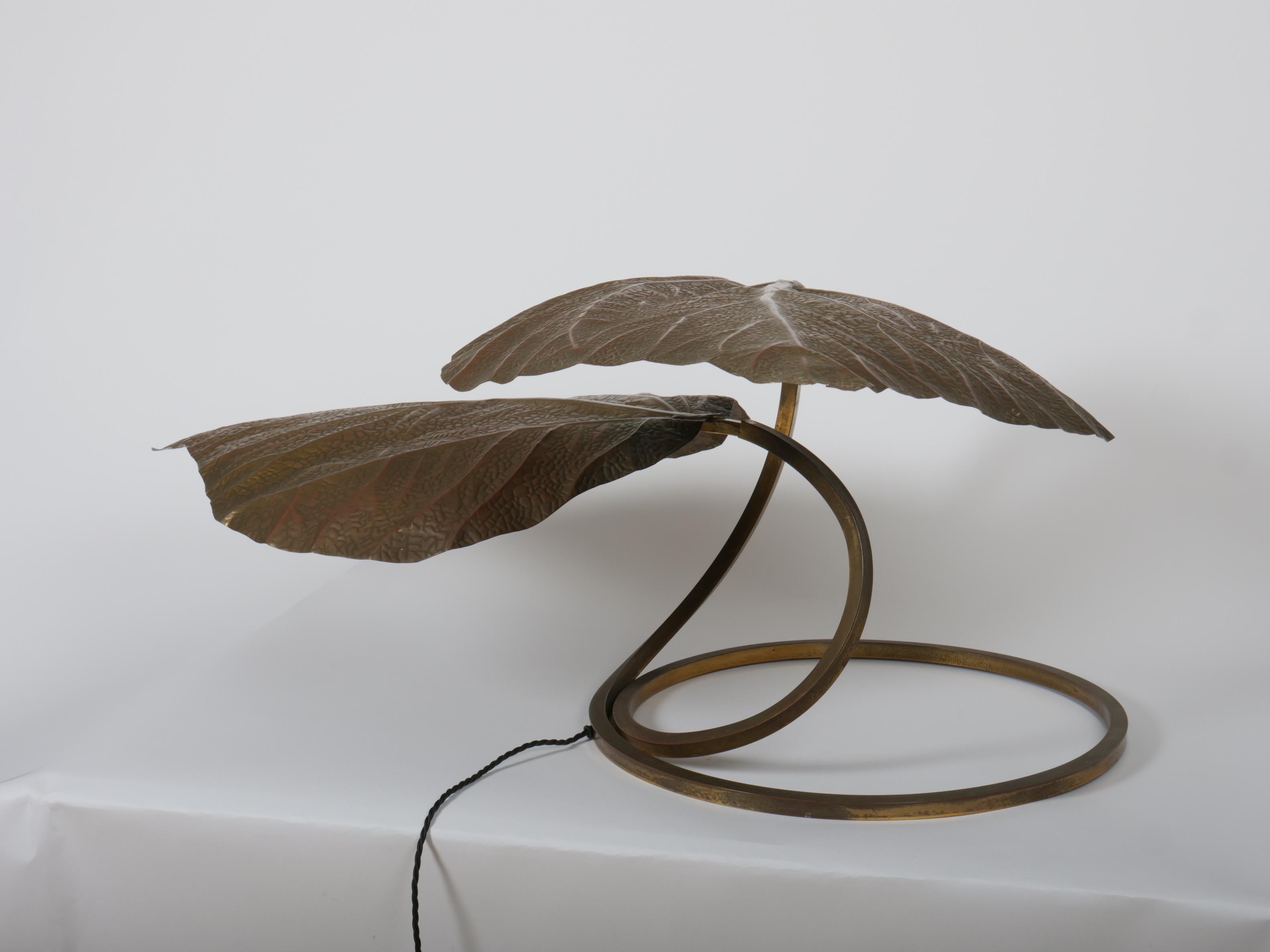Hammered Original 1970s Tommaso Barbi for Bottega Gadda two leaf rhubarb table light For Sale