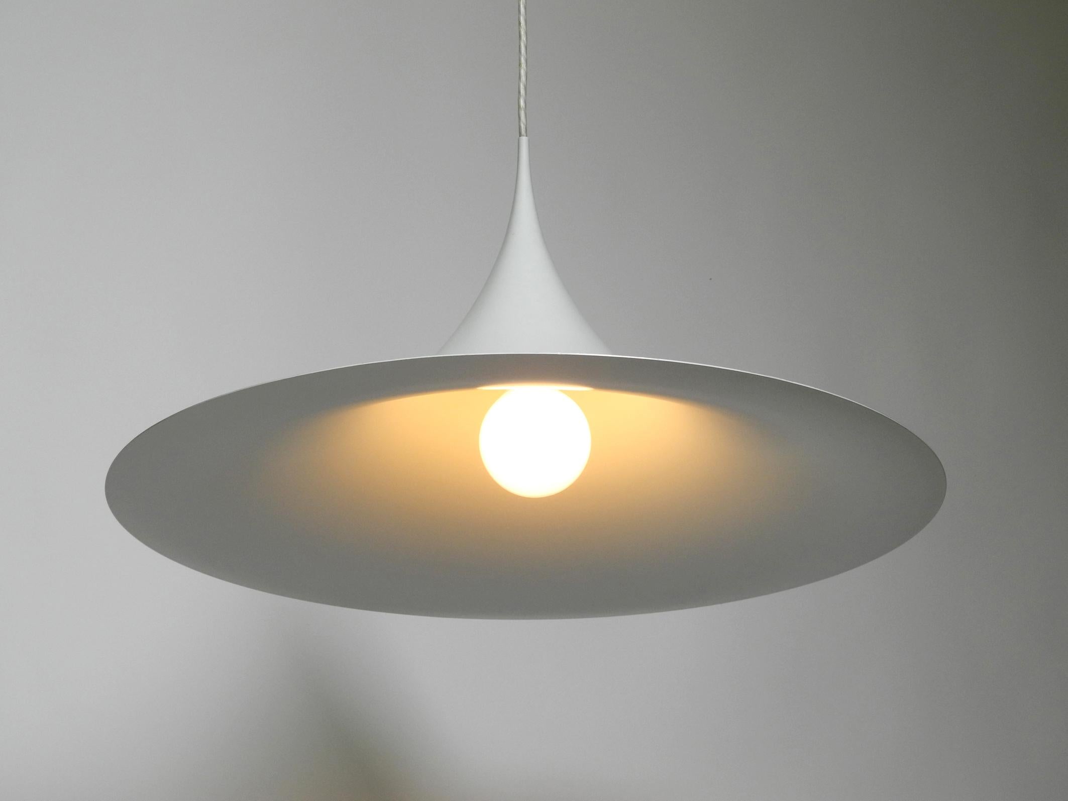 Original 1970s XXL Fog & Morup hanging lamp semi white with 70 cm diameter In Good Condition For Sale In München, DE