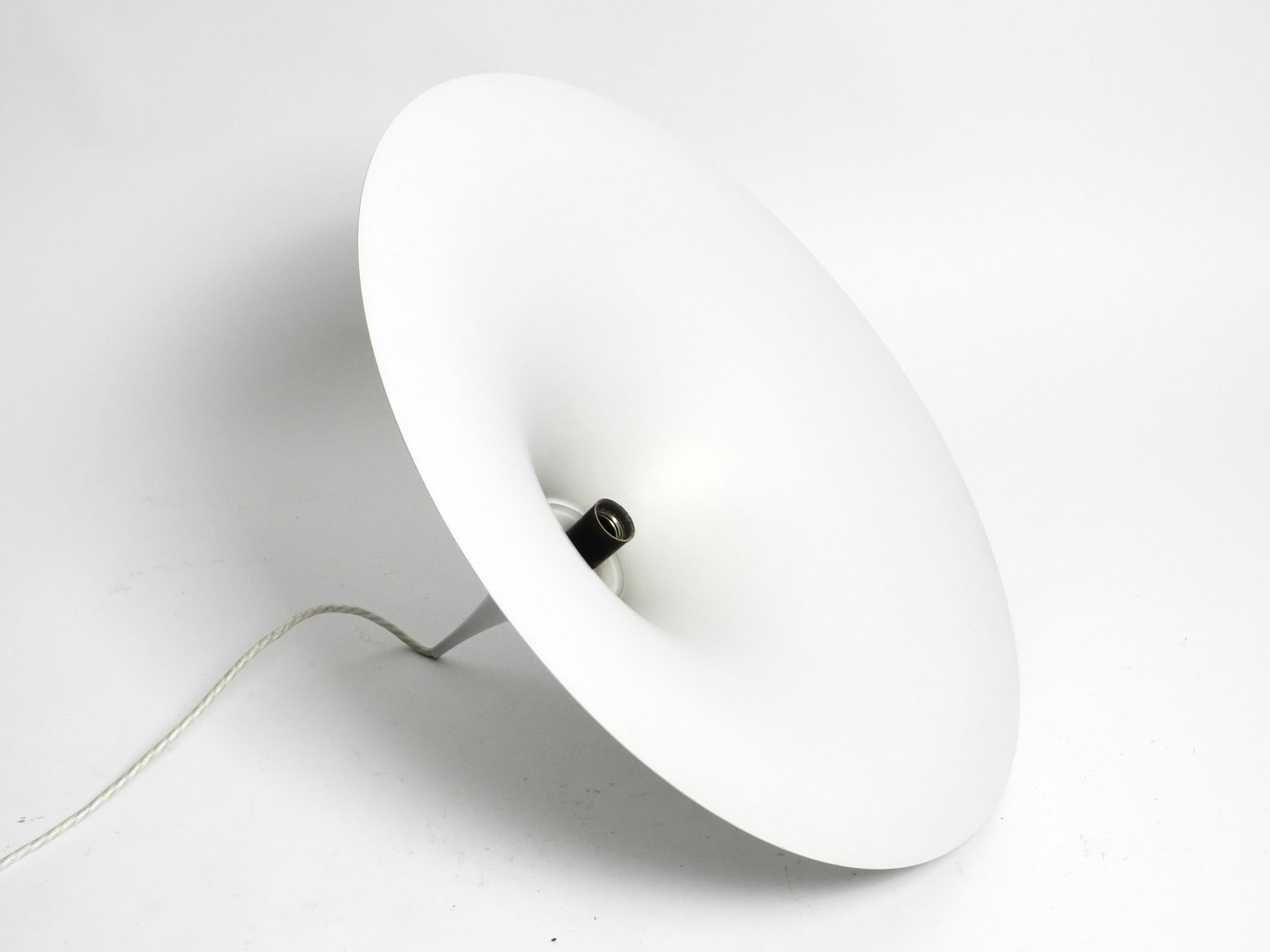 Métal Lampe suspendue XXL Fog & Morup des années 1970, semi blanche avec diamètre de 70 cm en vente
