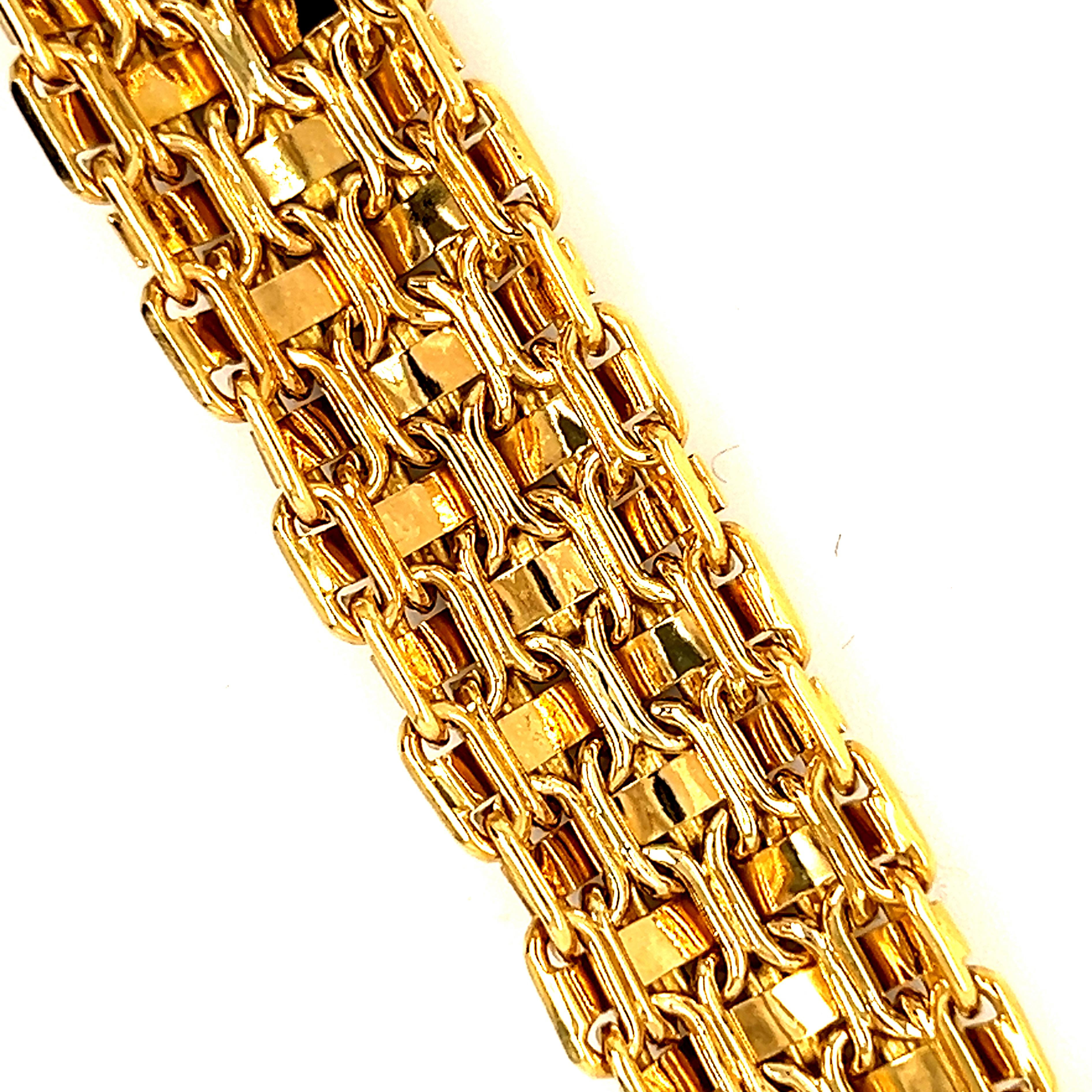Original 1973 Gucci New York 18Kt Yellow Gold Bangle Bracelet For Sale 1