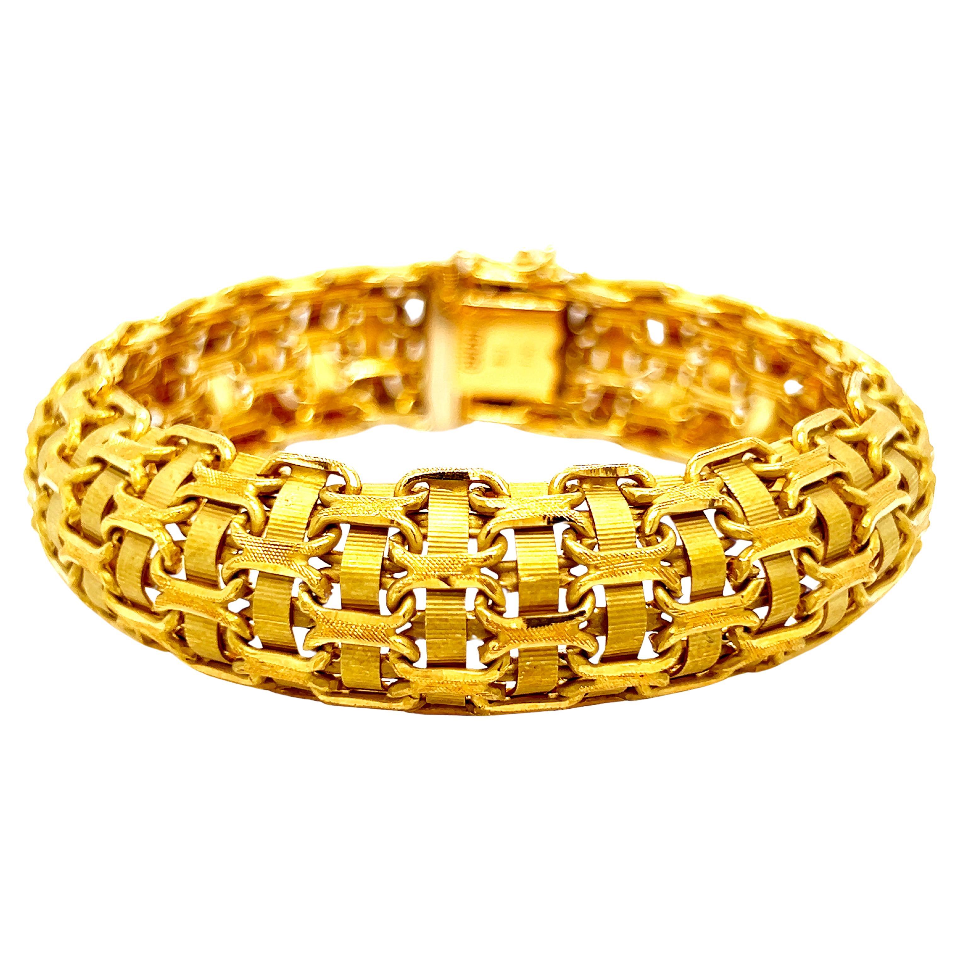 Original 1973 Gucci New York 18Kt Yellow Gold Bangle Bracelet For Sale