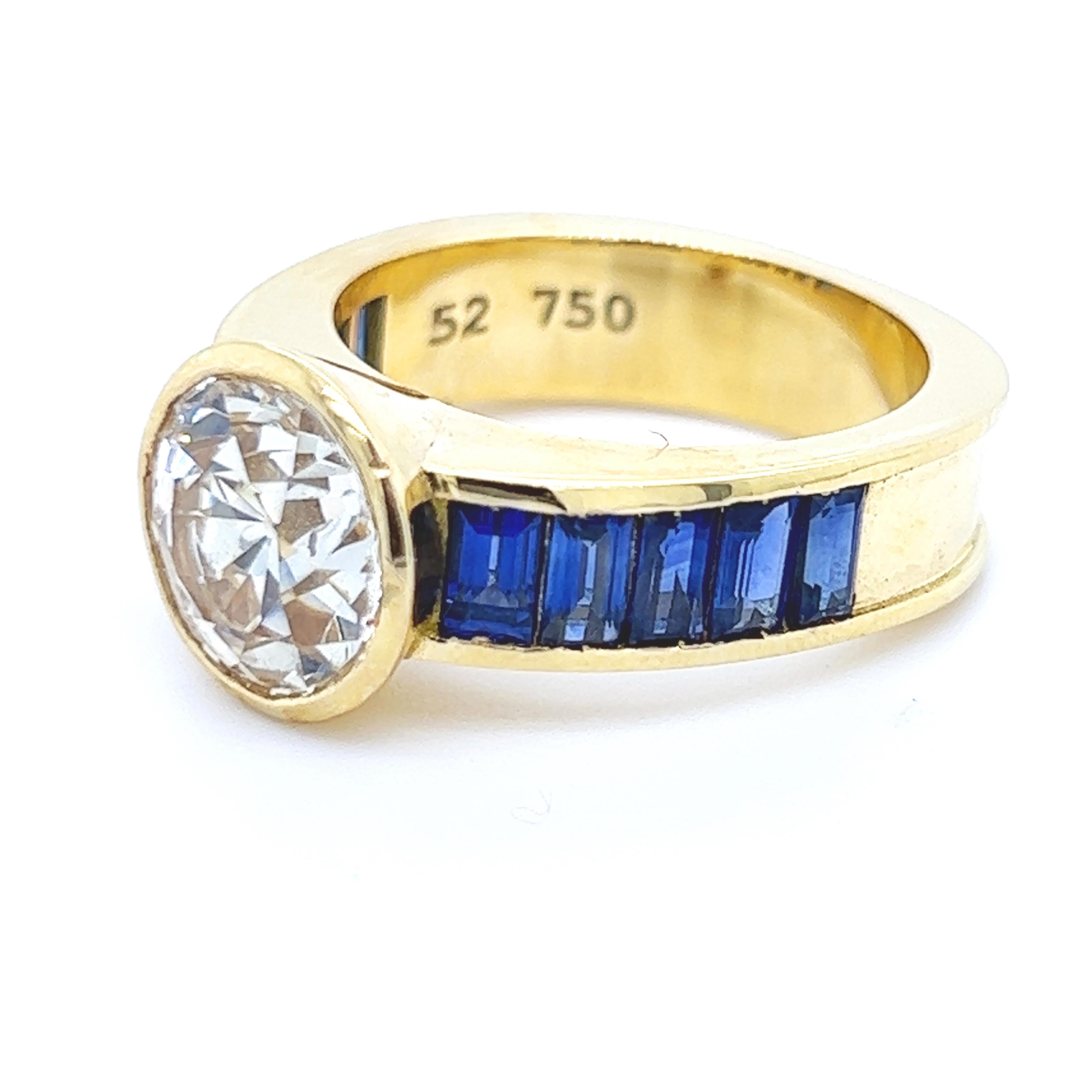 Original 1980 3.29Kt White Diamond 1.96 Kt Blue Sapphire Baguette Cocktail Ring In New Condition For Sale In Valenza, IT