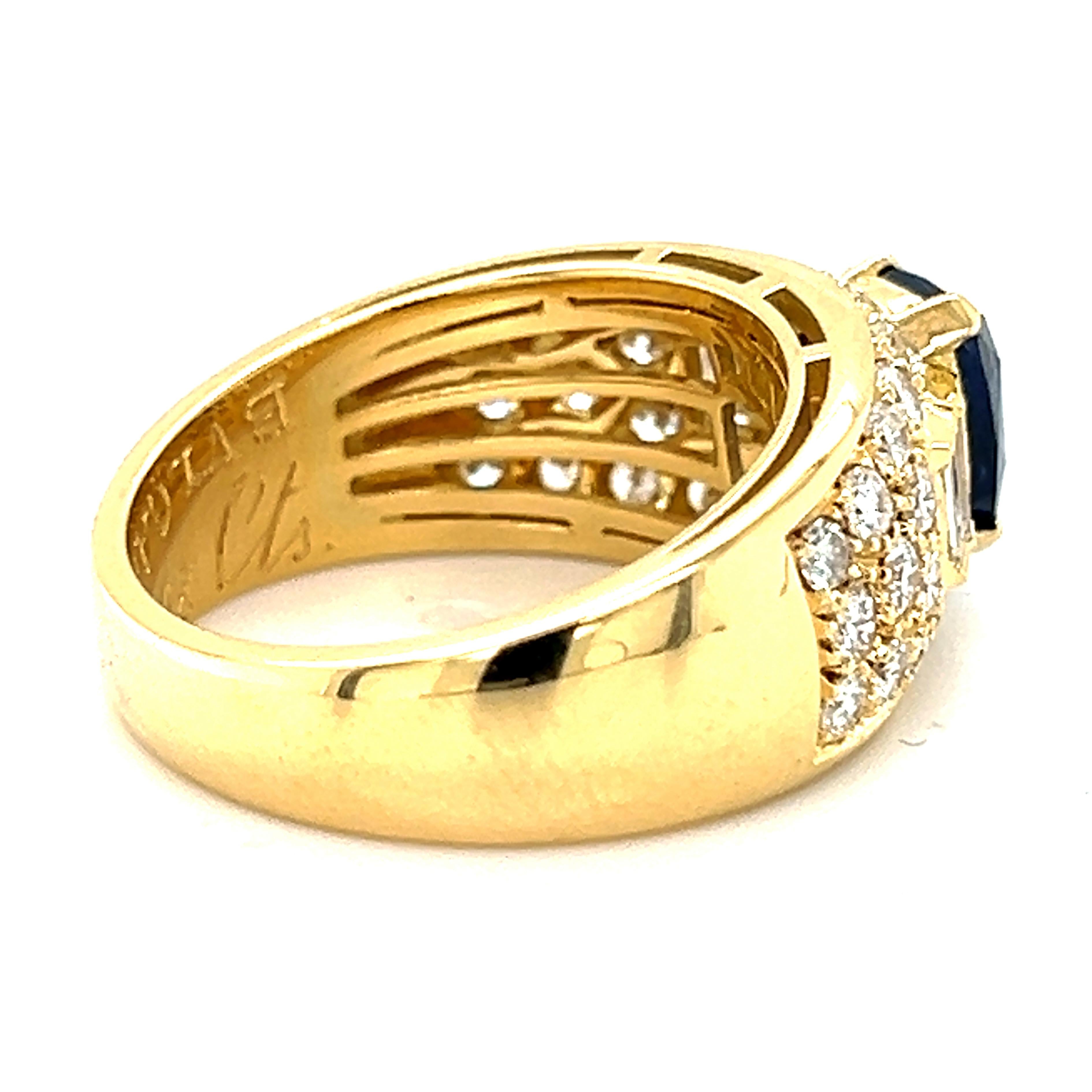 Original 1980 BULGARI 2.08 Carat IGI Certified No Heat Sapphire Trombino Ring In Excellent Condition In Valenza, IT