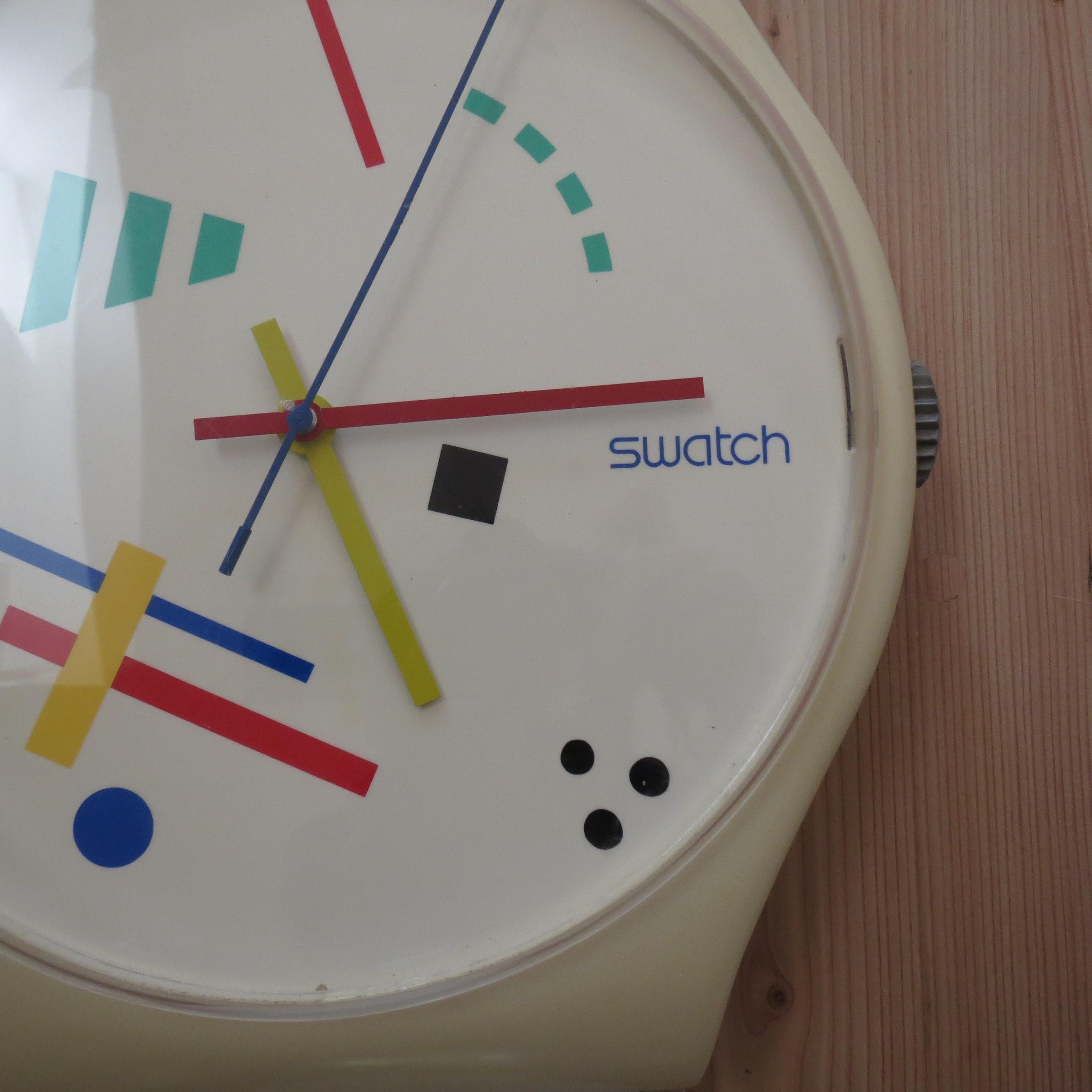 Original 1987 Wall Hanging Swatch Maxi Wall Clock Vasily Midcentury Modern Clock In Good Condition In Stow on the Wold, GB