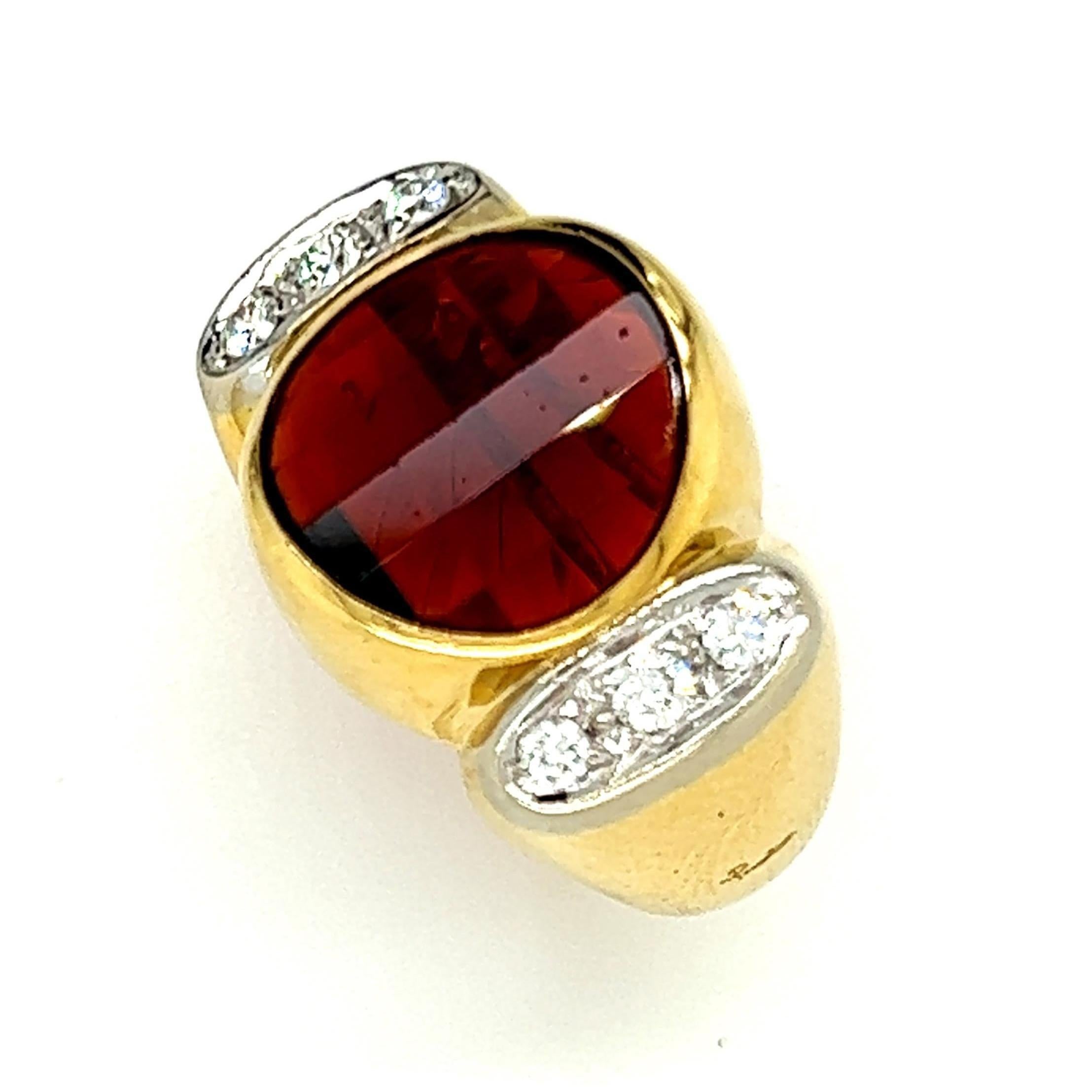 Original 1988 Pomellato A1136 White Diamond Red Garnet Yellow Gold Cocktail Ring In New Condition For Sale In Valenza, IT