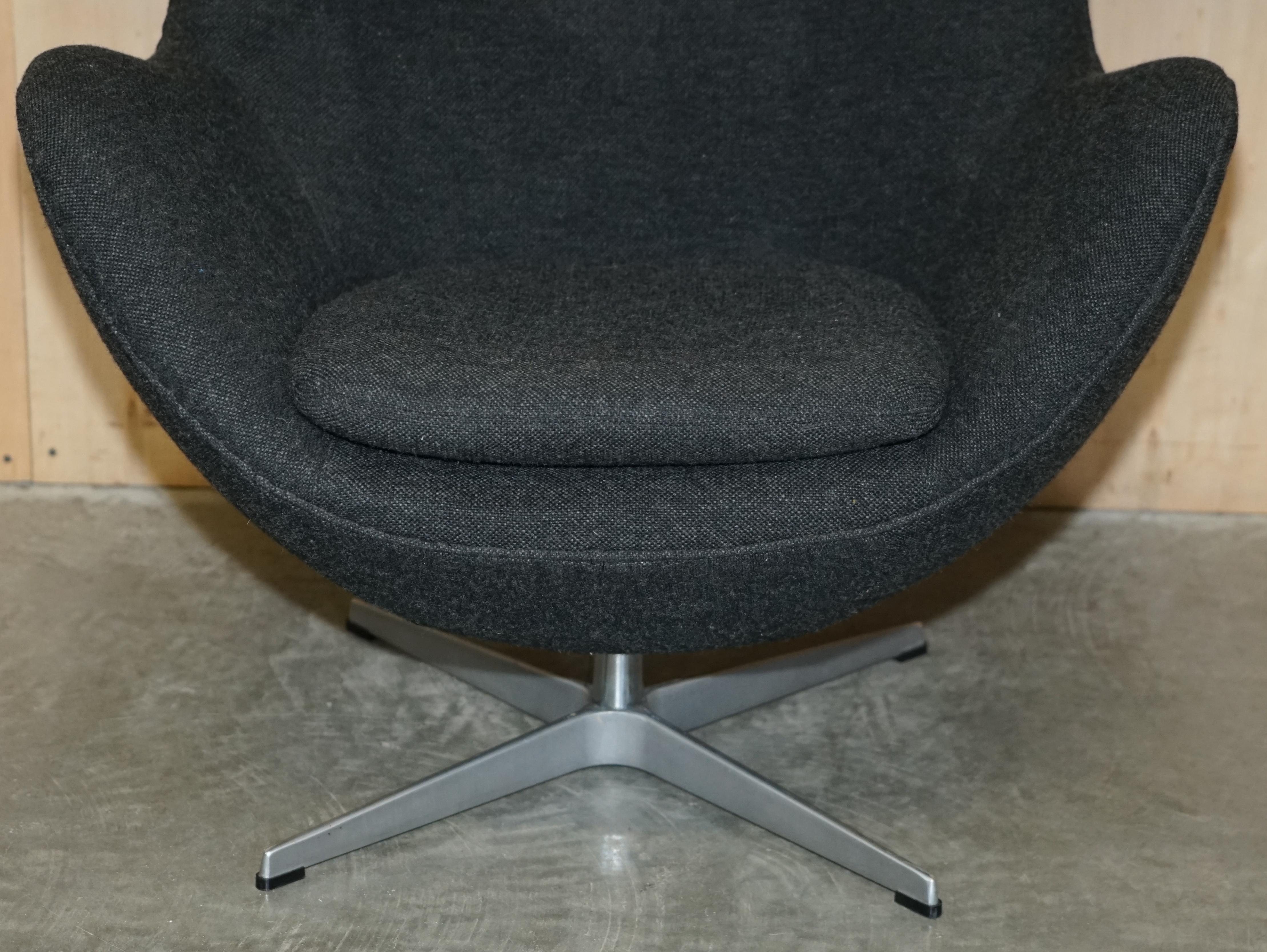 Upholstery Original 1996 Stamped Fritz Hansen Egg Chair in Black / Grey Fabric For Sale