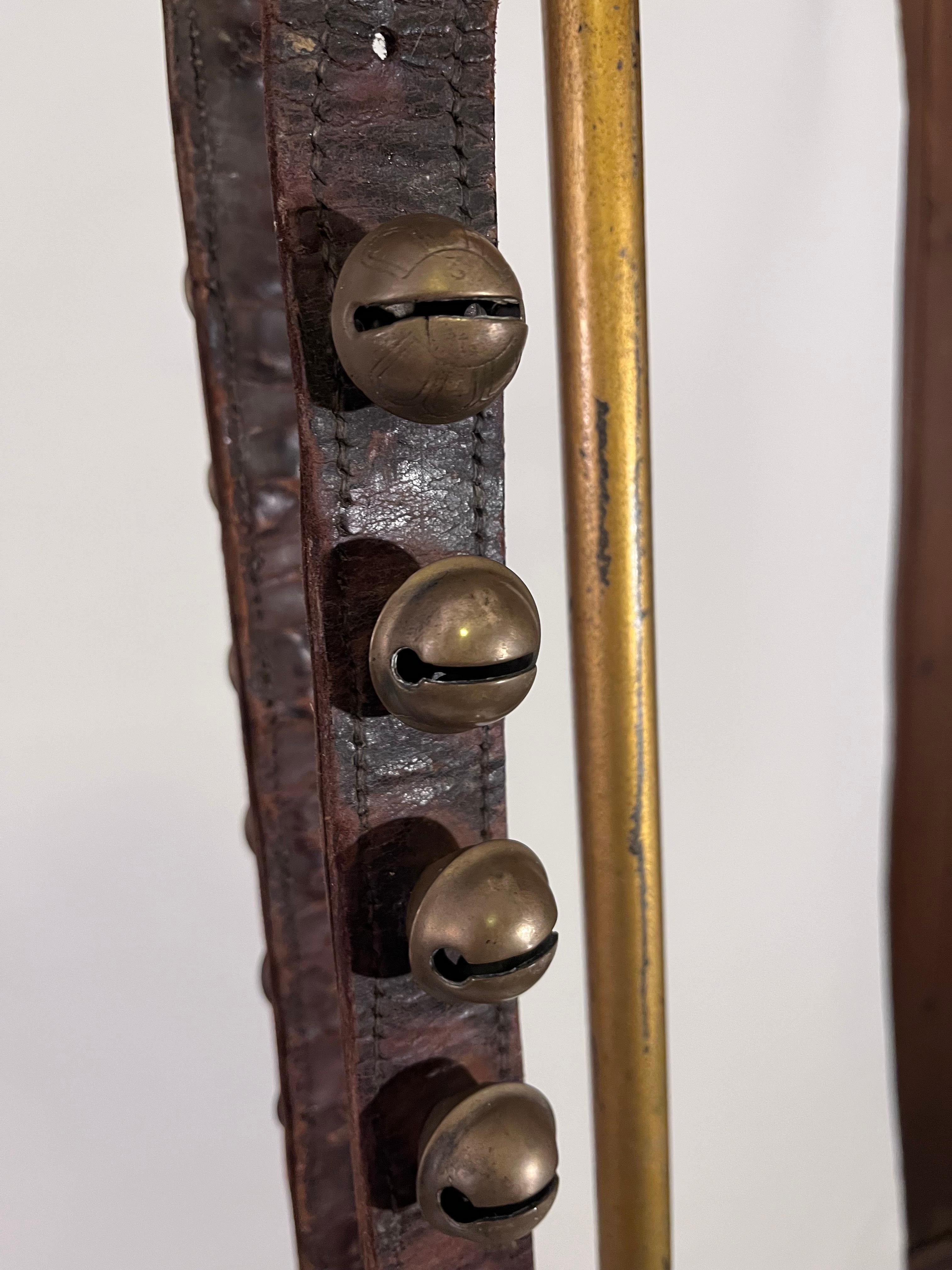 Original 19th C Sleigh Bells - Extra lang - Perfekter Jingle Bells Sound 39 Glocken! im Angebot 3
