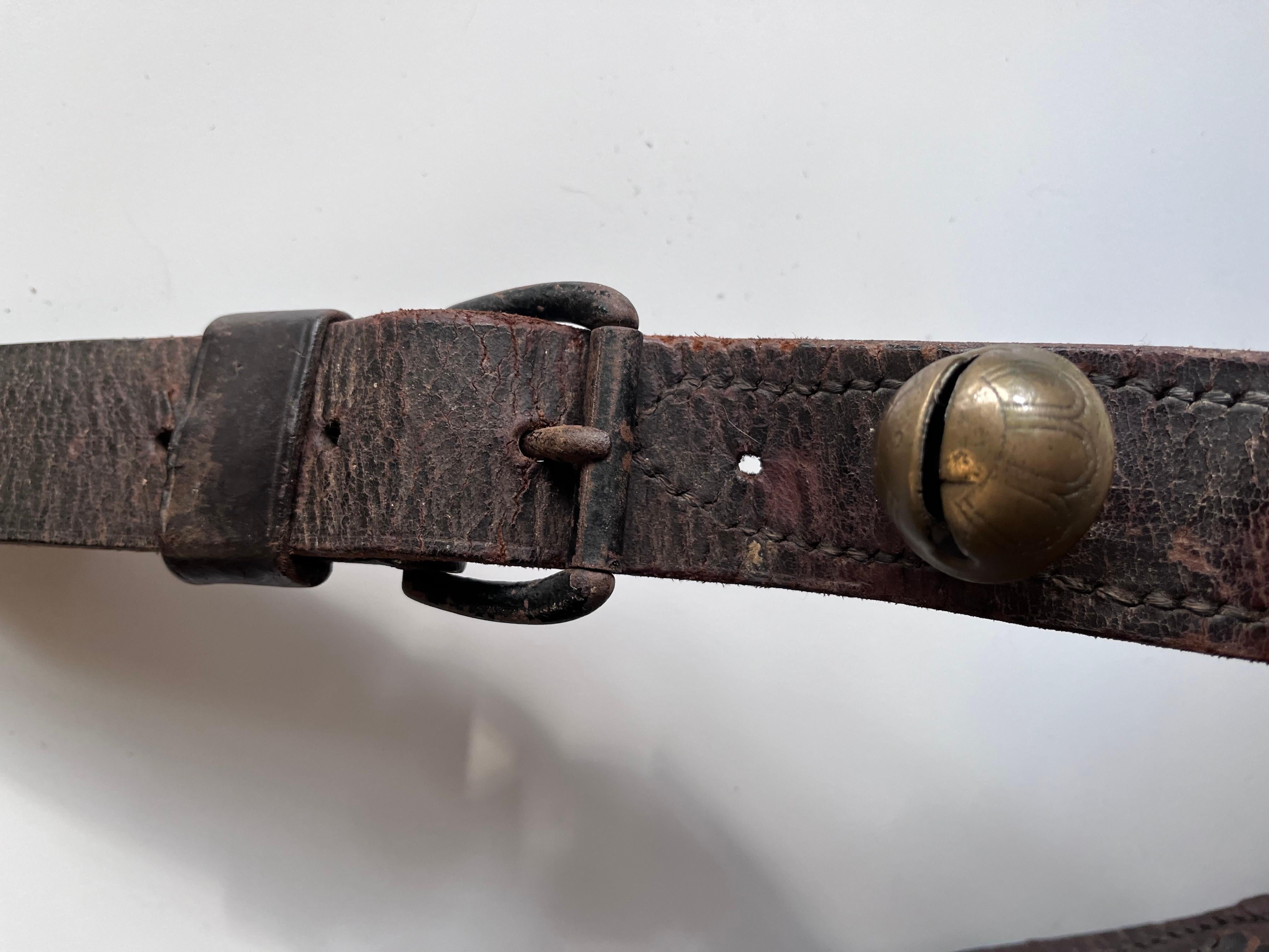 Original 19th C Sleigh Bells - Extra lang - Perfekter Jingle Bells Sound 39 Glocken! im Angebot 13