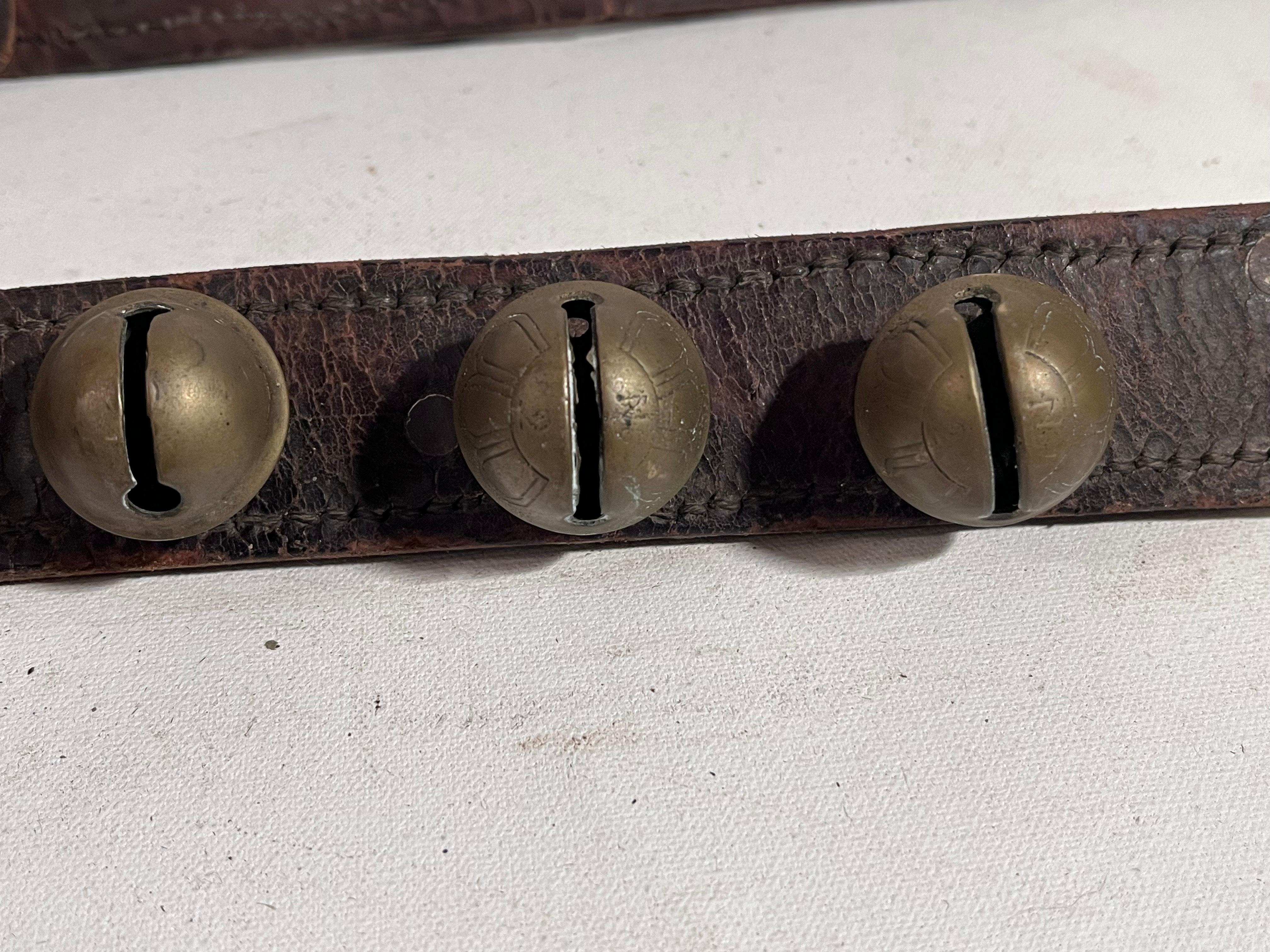 Original 19th C Sleigh Bells - Extra lang - Perfekter Jingle Bells Sound 39 Glocken! im Angebot 1