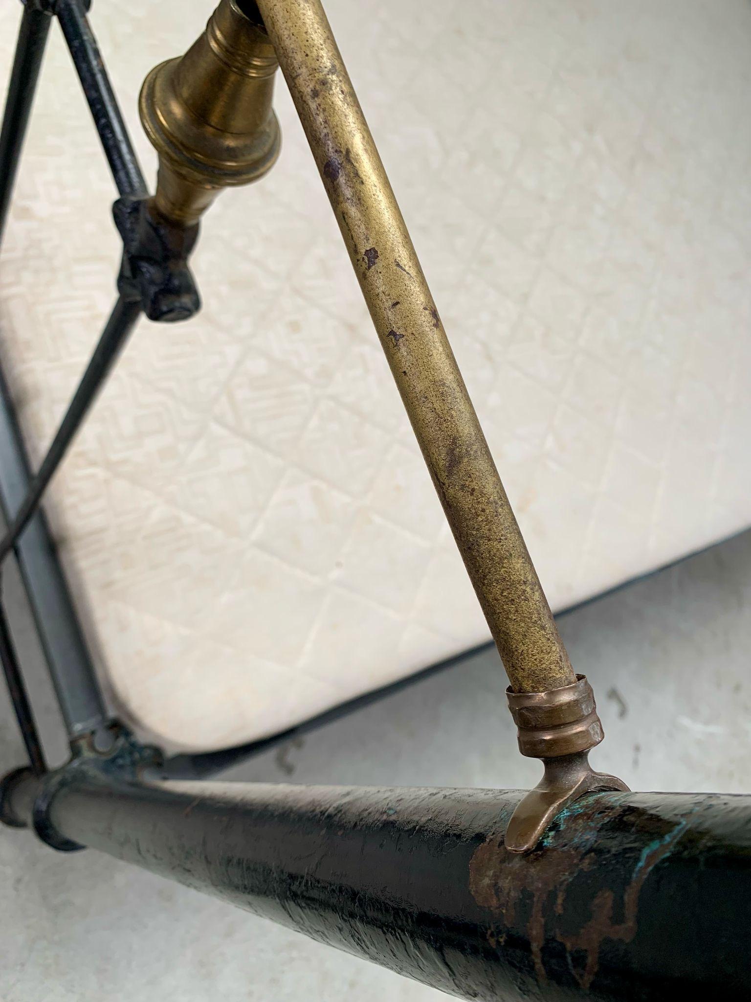 Original 19th-century canopy bed, 19th, Italy For Sale 7