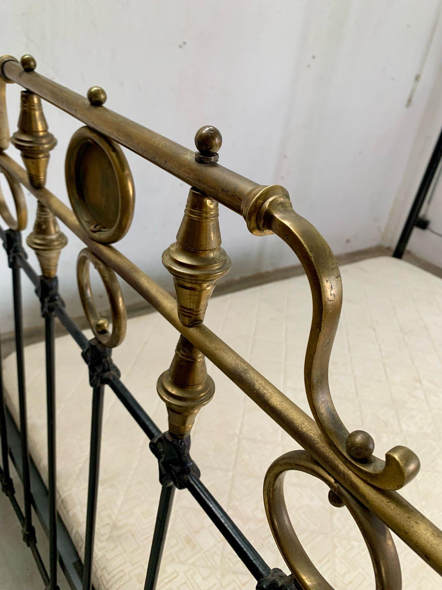 Original 19th-century canopy bed, 19th, Italy For Sale 12