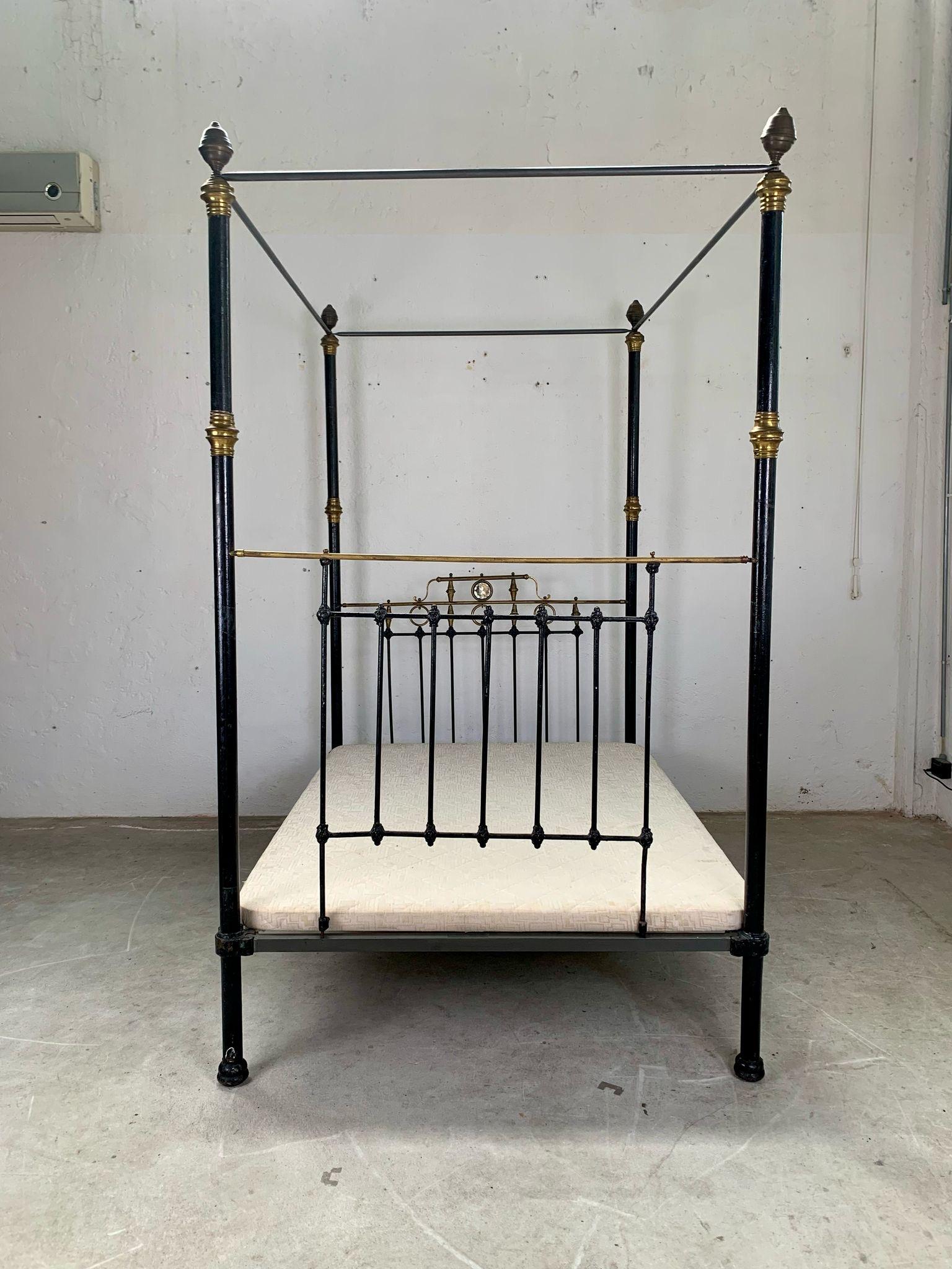 Iron Original 19th-century canopy bed, 19th, Italy For Sale