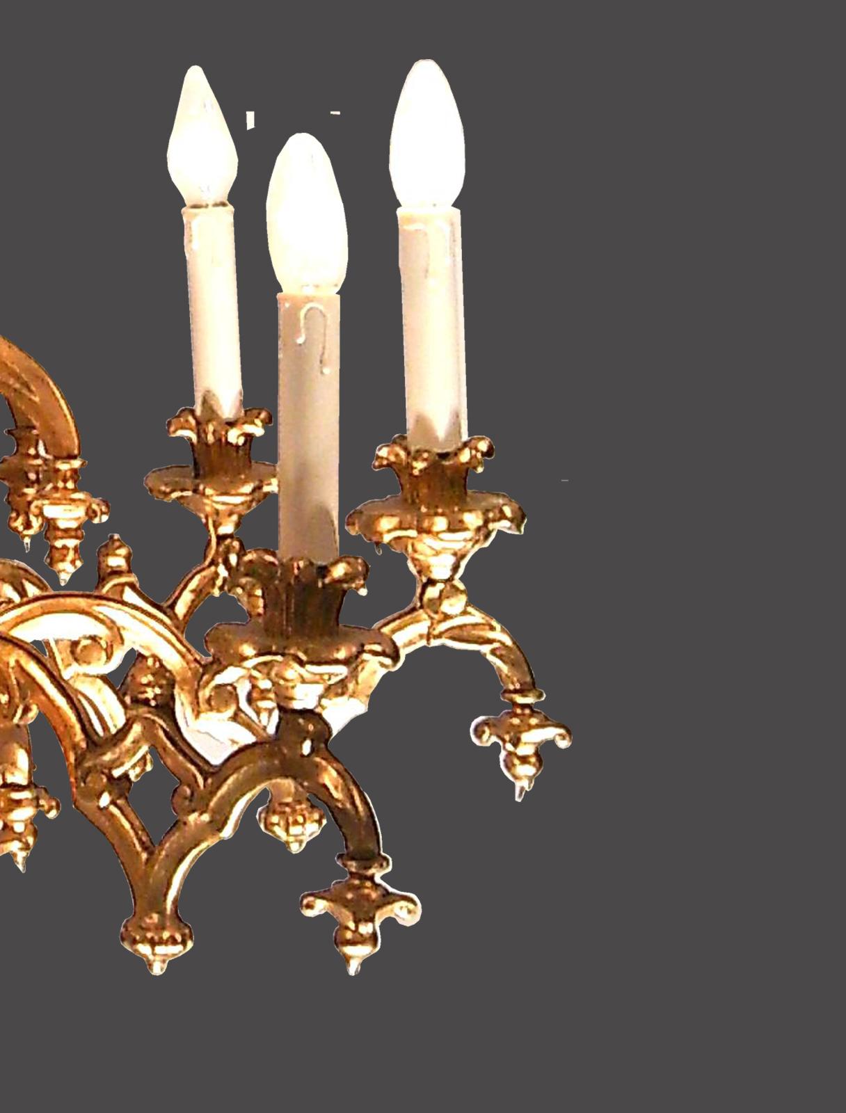 Neogotico Lampadario storico originale del XIX secolo, stile gotico Laxenburger in vendita