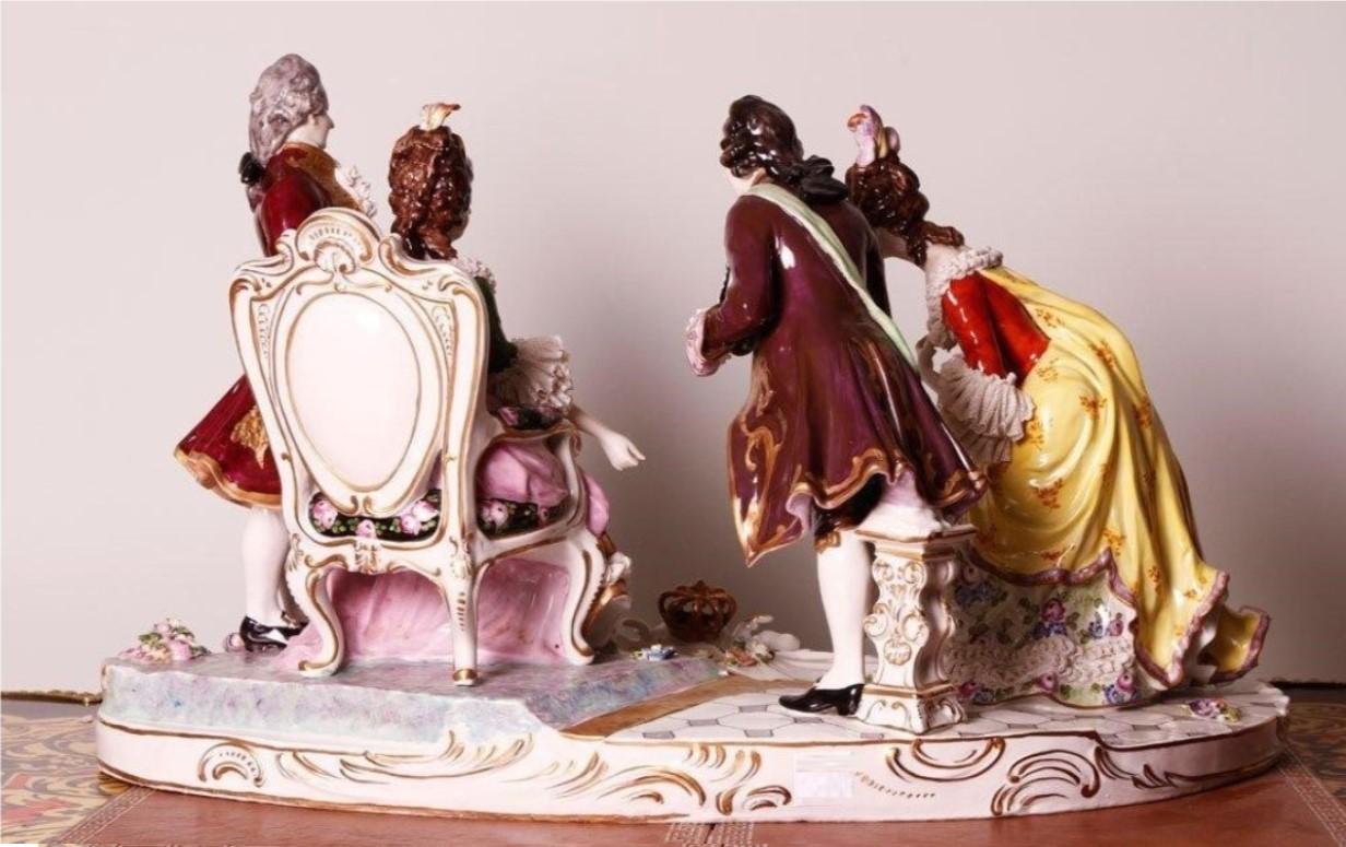 Originale figurale Dresdener Paar-Porzellangruppe in Museumsqualität des 19. Jahrhunderts im Zustand „Hervorragend“ im Angebot in New York, NY