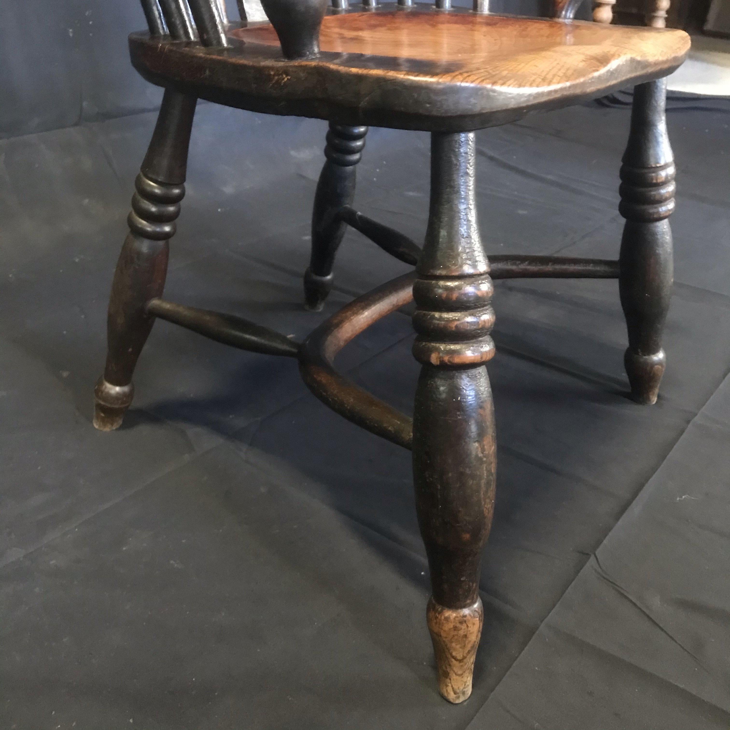 Original 19th century British oak Windsor chair purchased in the North of England.
Beautiful and very comfortable.

#4950.