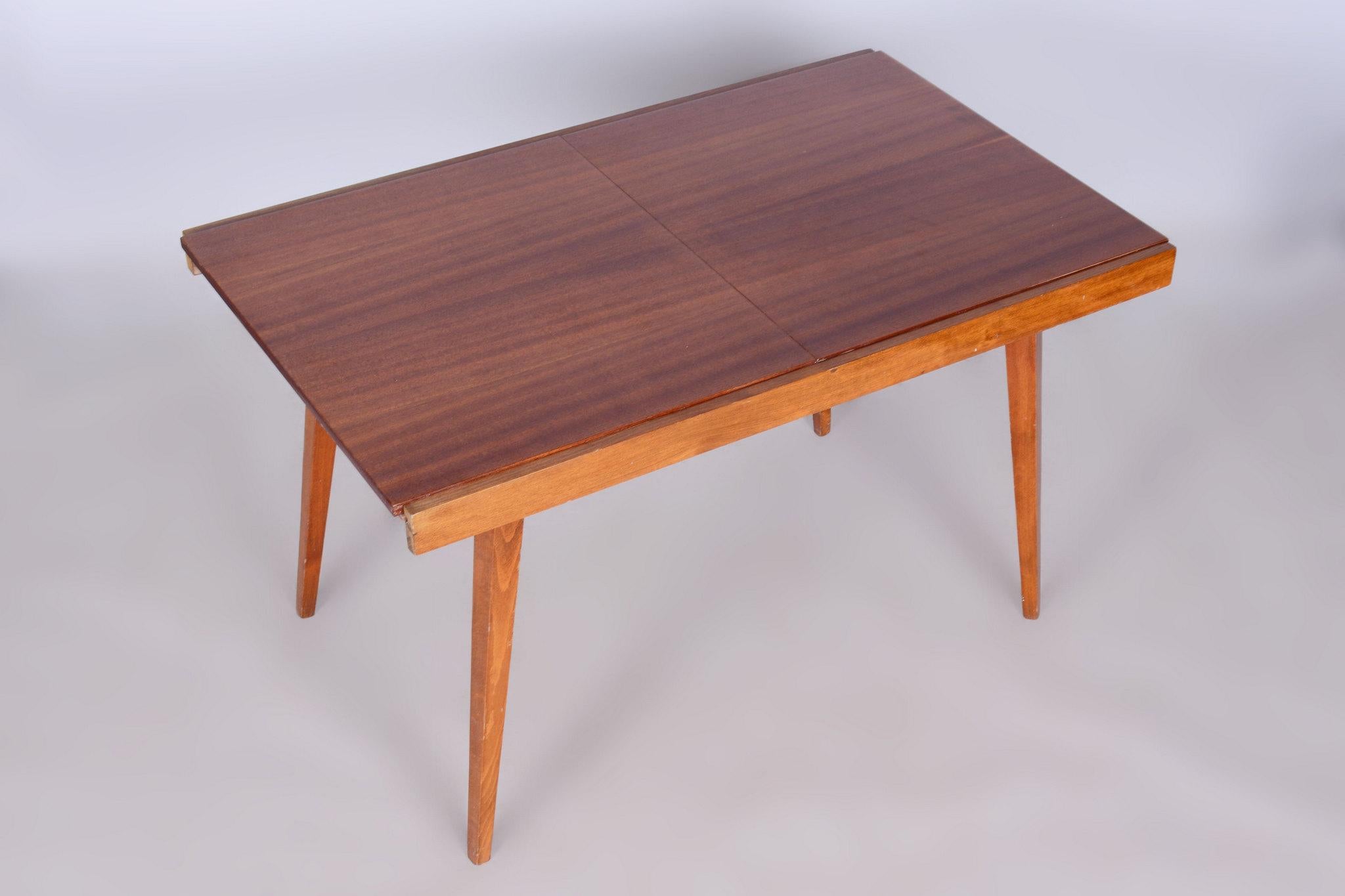Original 20. Table pliante du siècle dernier, hêtre, placage en acajou, tchèque, années 1960 en vente 4