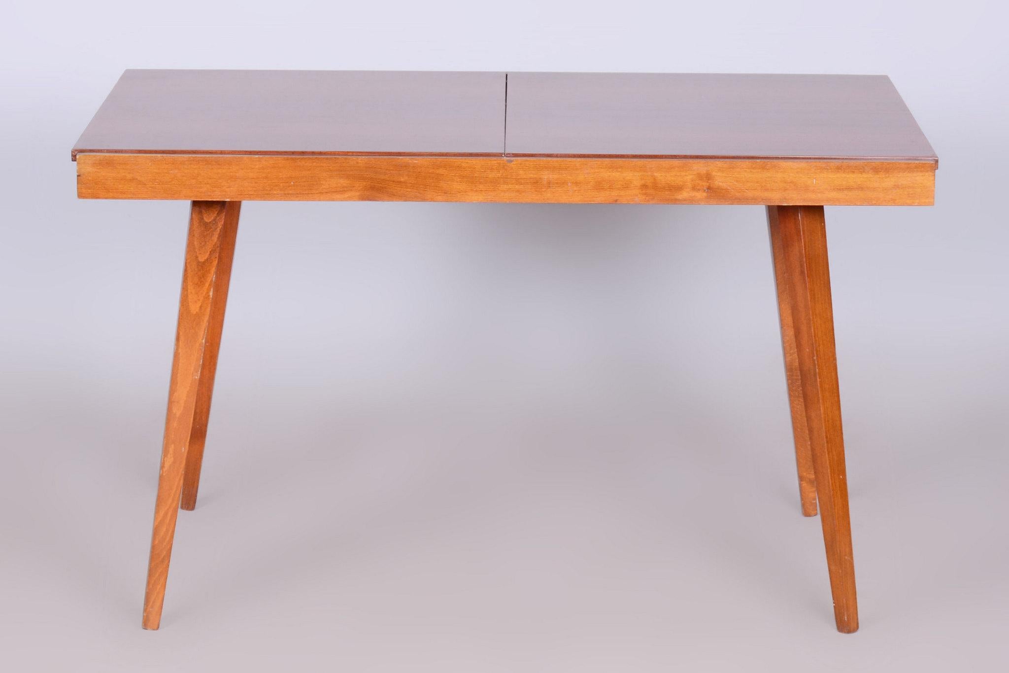 Art déco Original 20. Table pliante du siècle dernier, hêtre, placage en acajou, tchèque, années 1960 en vente