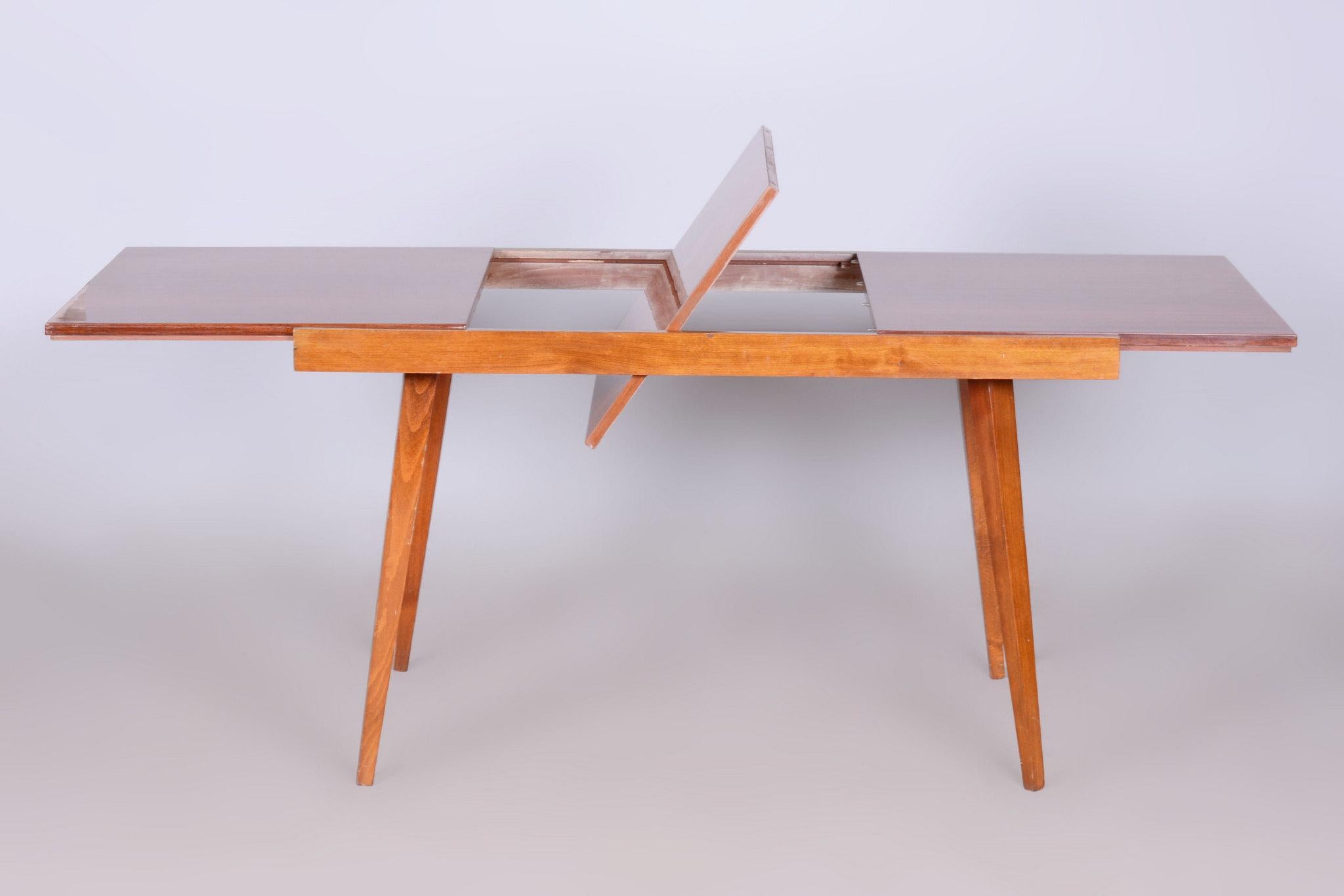 20ième siècle Original 20. Table pliante du siècle dernier, hêtre, placage en acajou, tchèque, années 1960 en vente