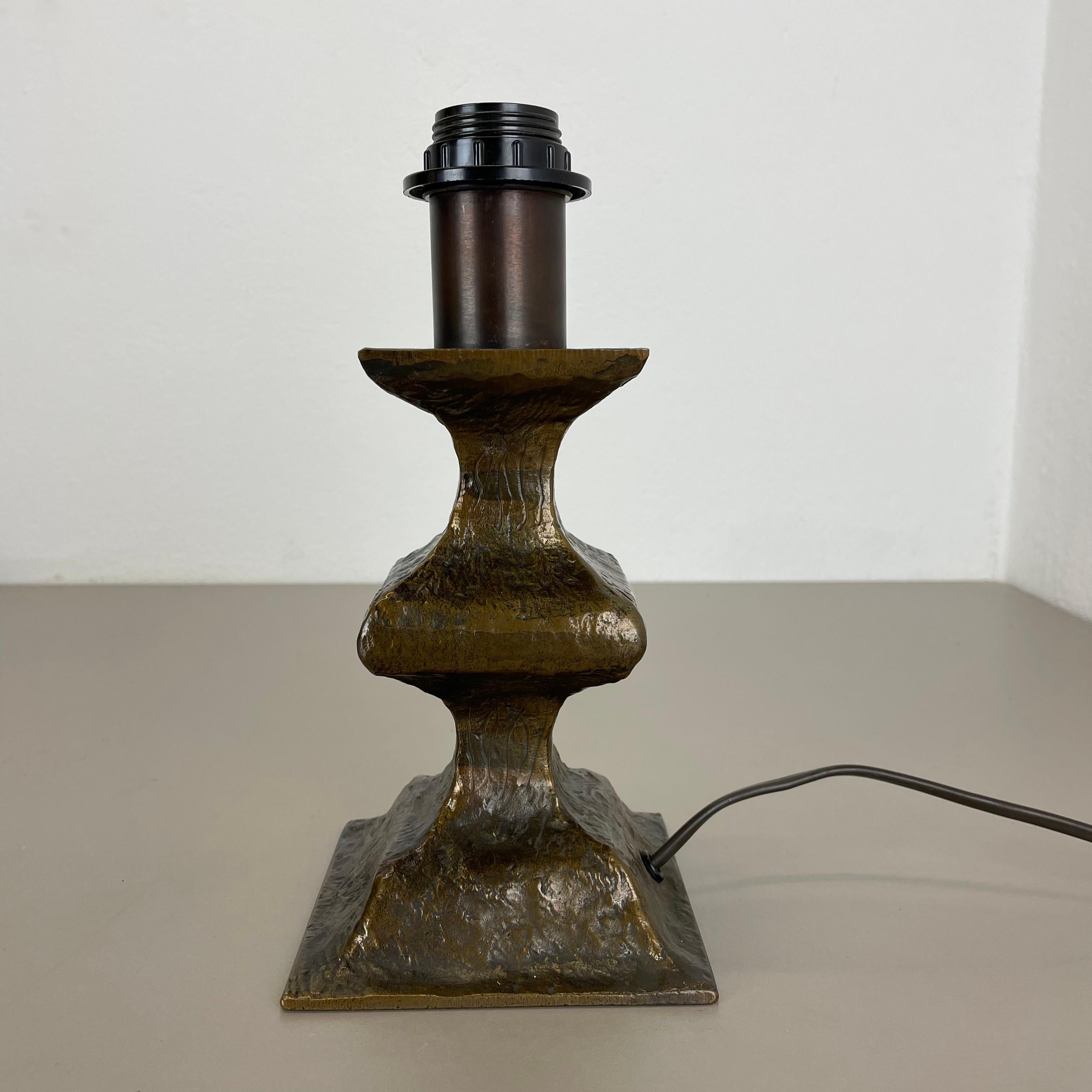 Original 2.1kg Auböck Style Hollywood Regency Bronze Table Light, Austria, 1960s In Fair Condition For Sale In Kirchlengern, DE