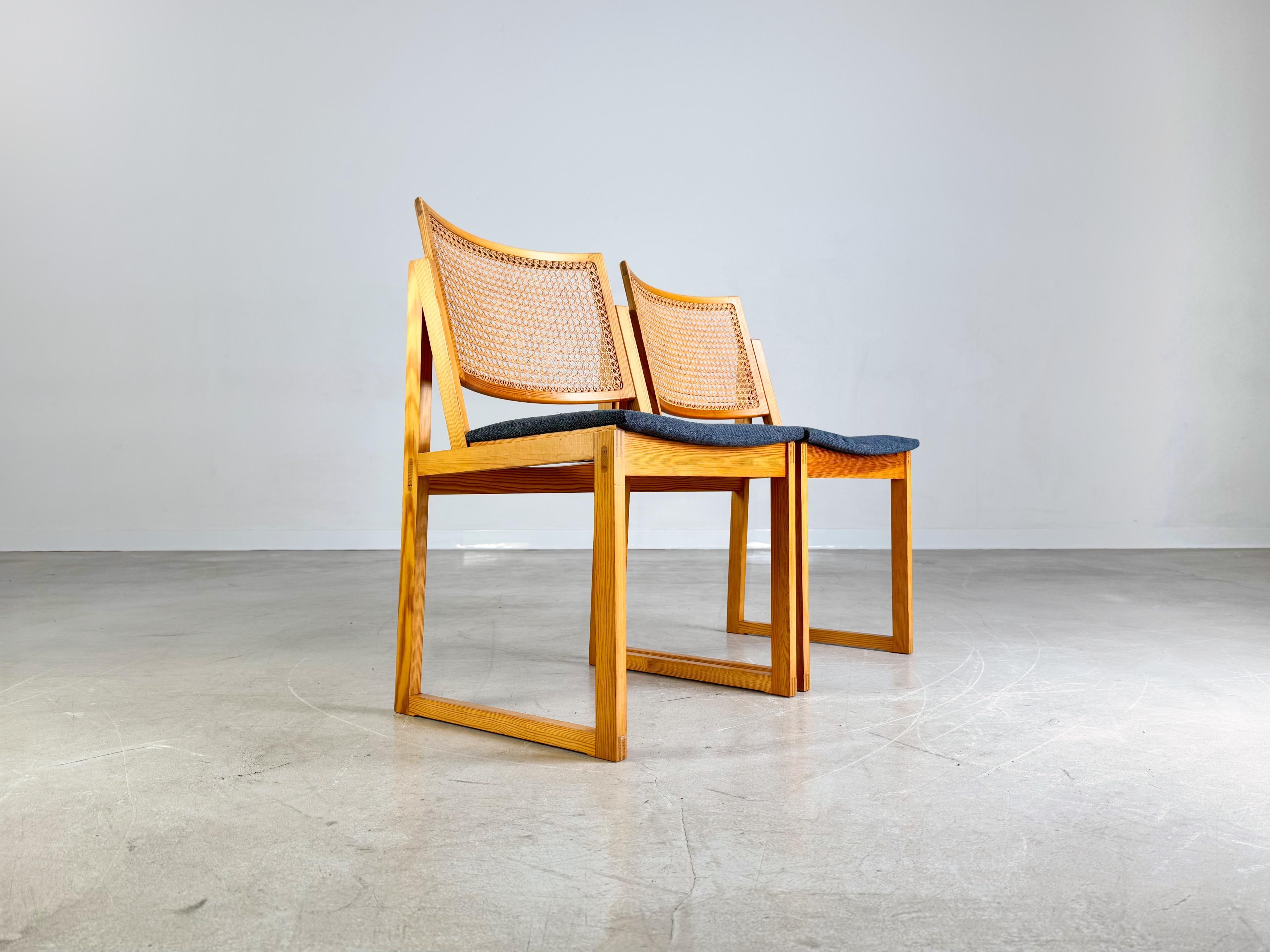 Original 2er Satz Kai Lyngfeldt Larsen Stuhl Midcentury Søborg 526 (Dänisch) im Angebot