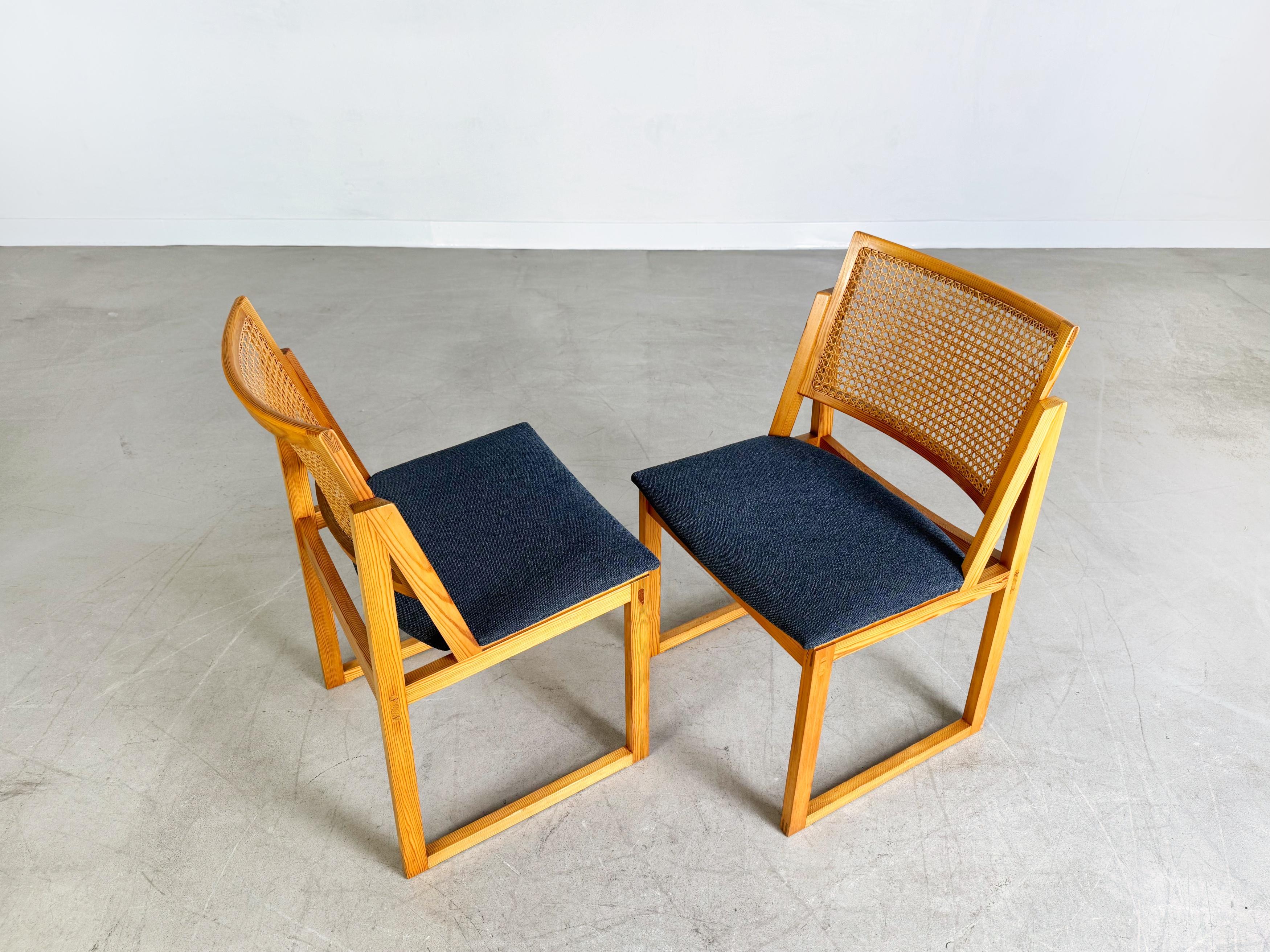 Original 2er Satz Kai Lyngfeldt Larsen Stuhl Midcentury Søborg 526 (Kiefernholz) im Angebot