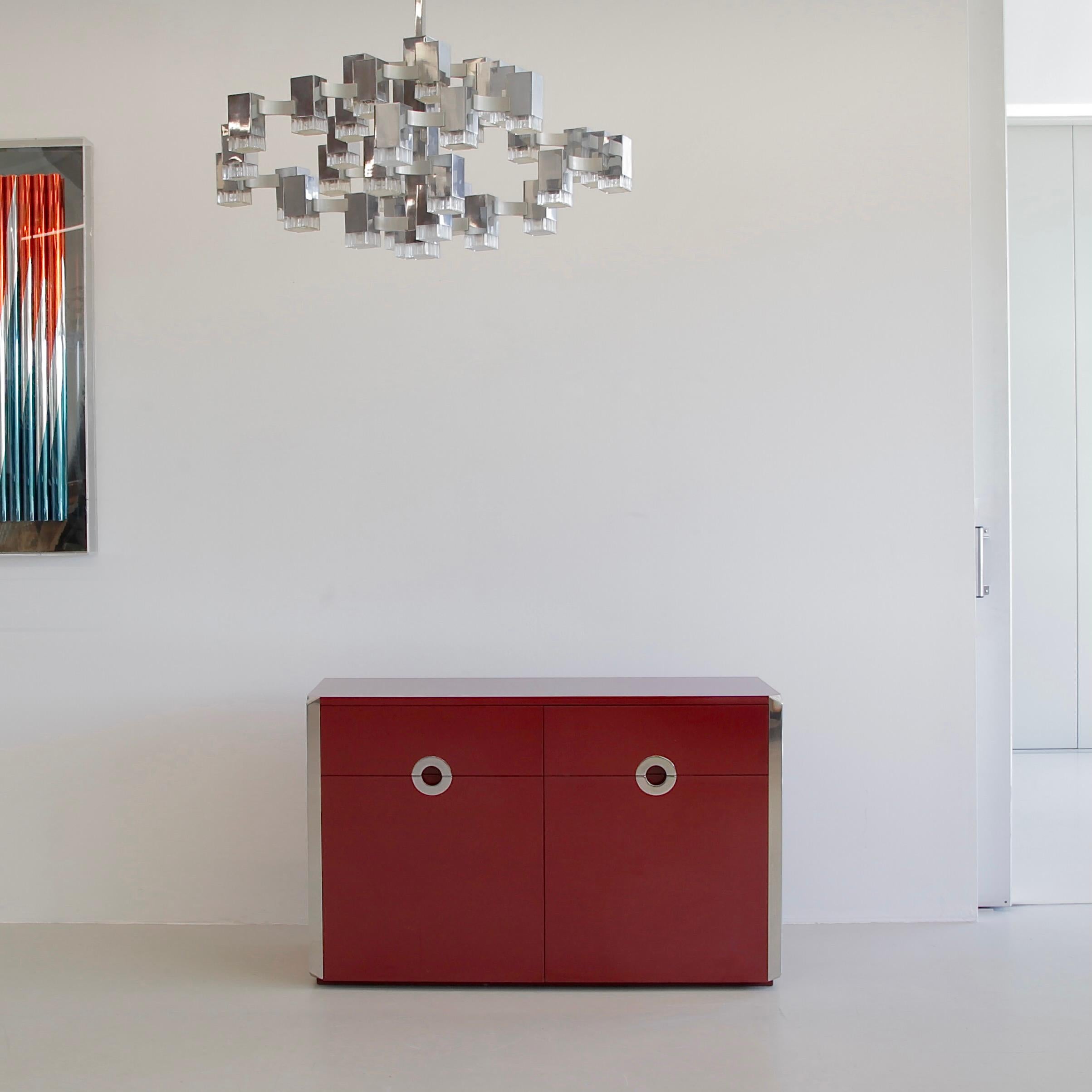 Aparador original de 3 puertas con superficie laminada roja de Willy RIZZO, Sabot 1972 en venta 1