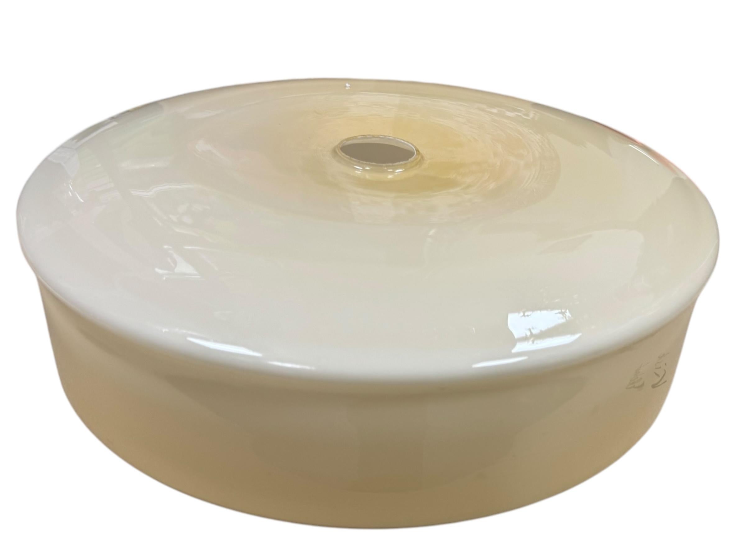 Art Déco originale 3 luci tedesche Art Deco Flush Mount, anni '20 o più vecchi in vendita