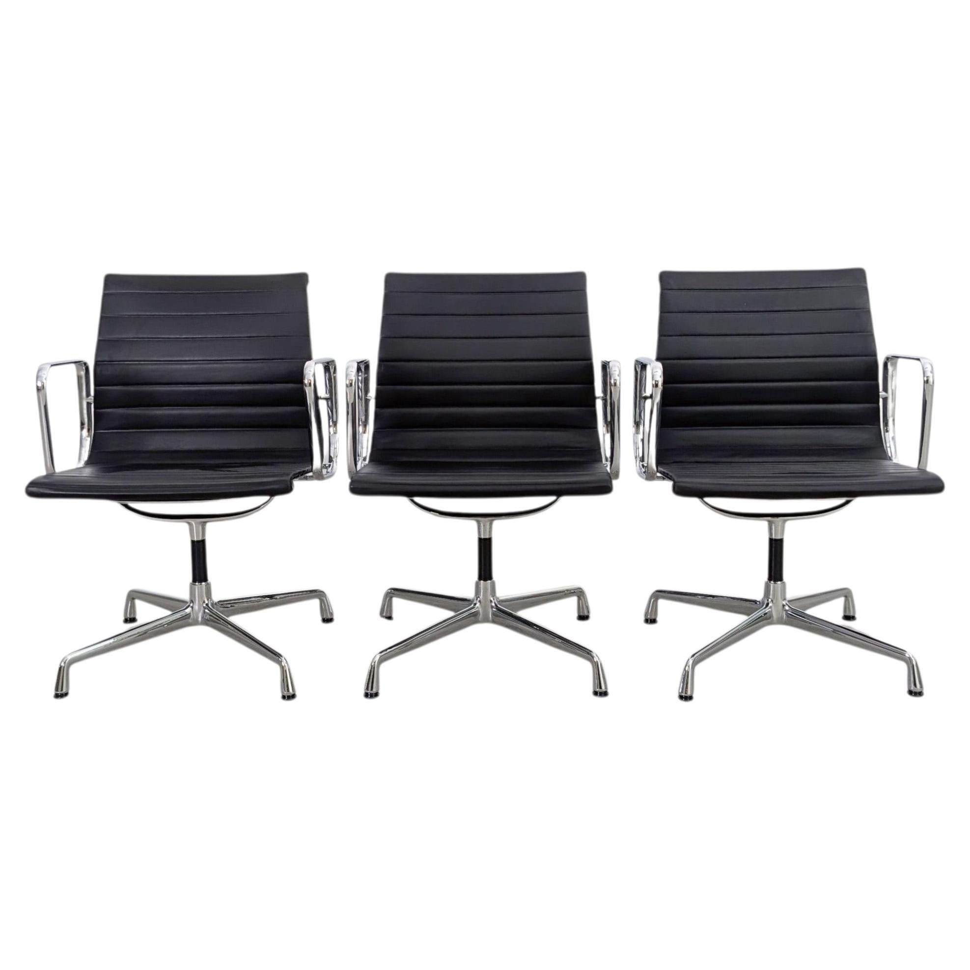 Original 3x Vitra Charles & Ray Eames Stuhl EA 108 Leder schwarz For Sale