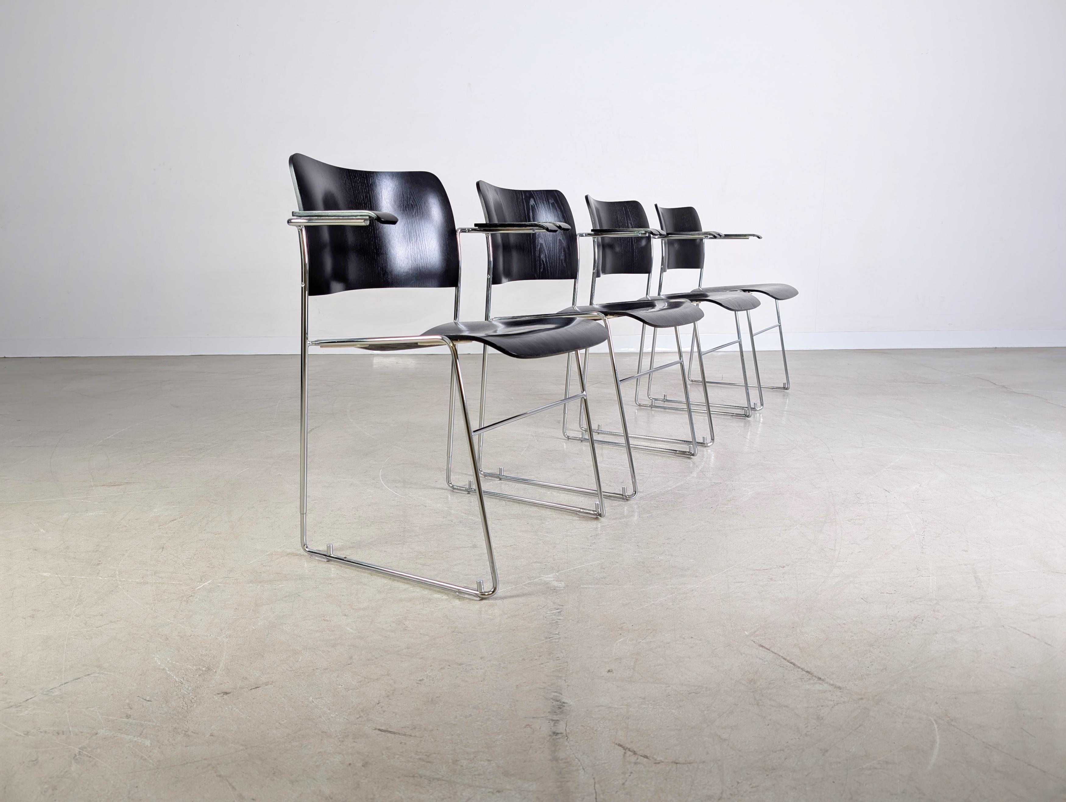 Original 4er Set Howe 40/4 Stuhl David Rowland Midcentury Stapelstuhl For Sale 4