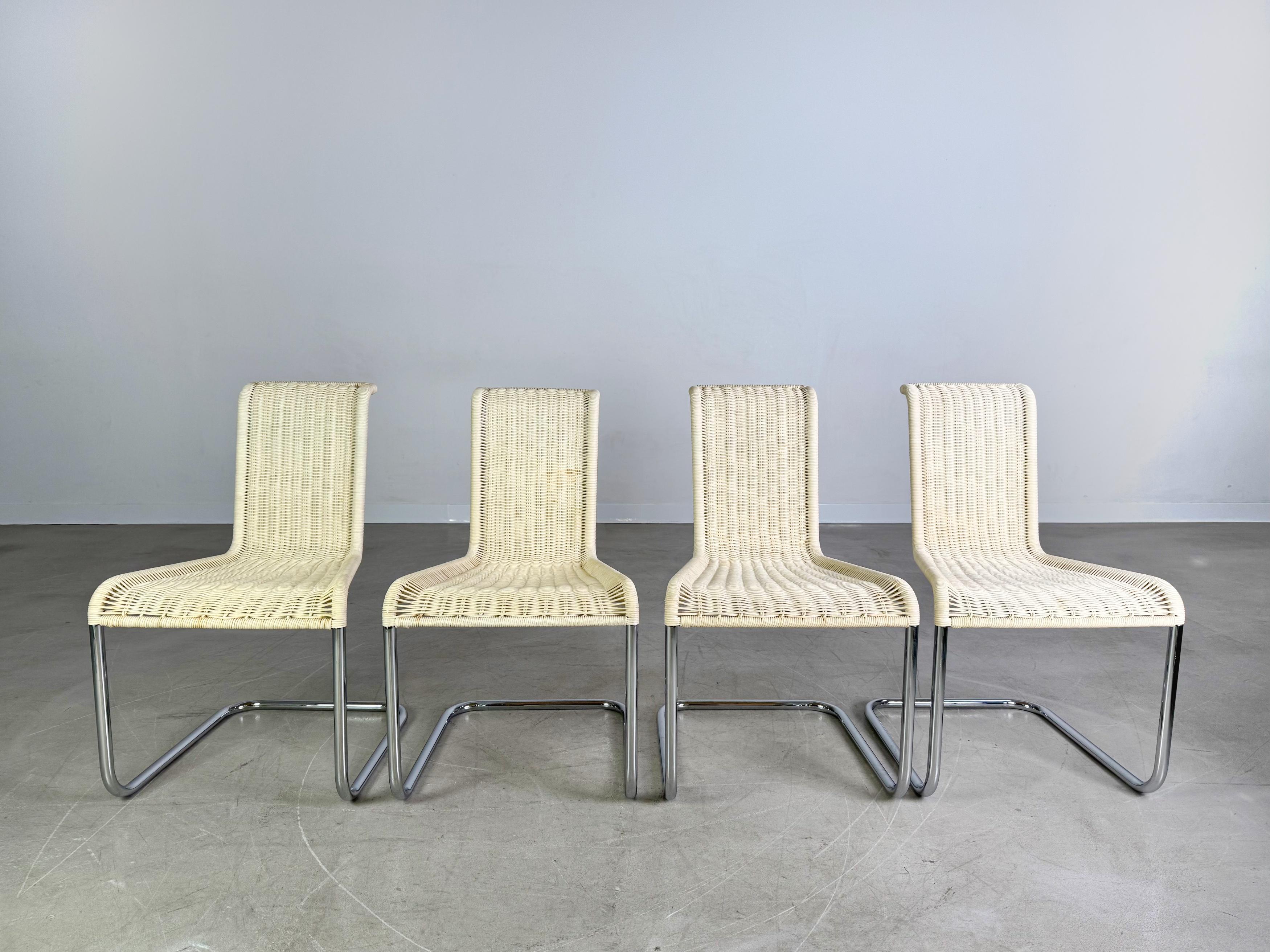 Wir bieten ein wunderschönes 4er Set B20 Kragstühle von Tecta in einem modernen, hellen beige zum Verkauf an. Ce design a été créé par Jean Prouvé et est aujourd'hui un des plus grands classiques du design. Le prix s'applique à la quatrième