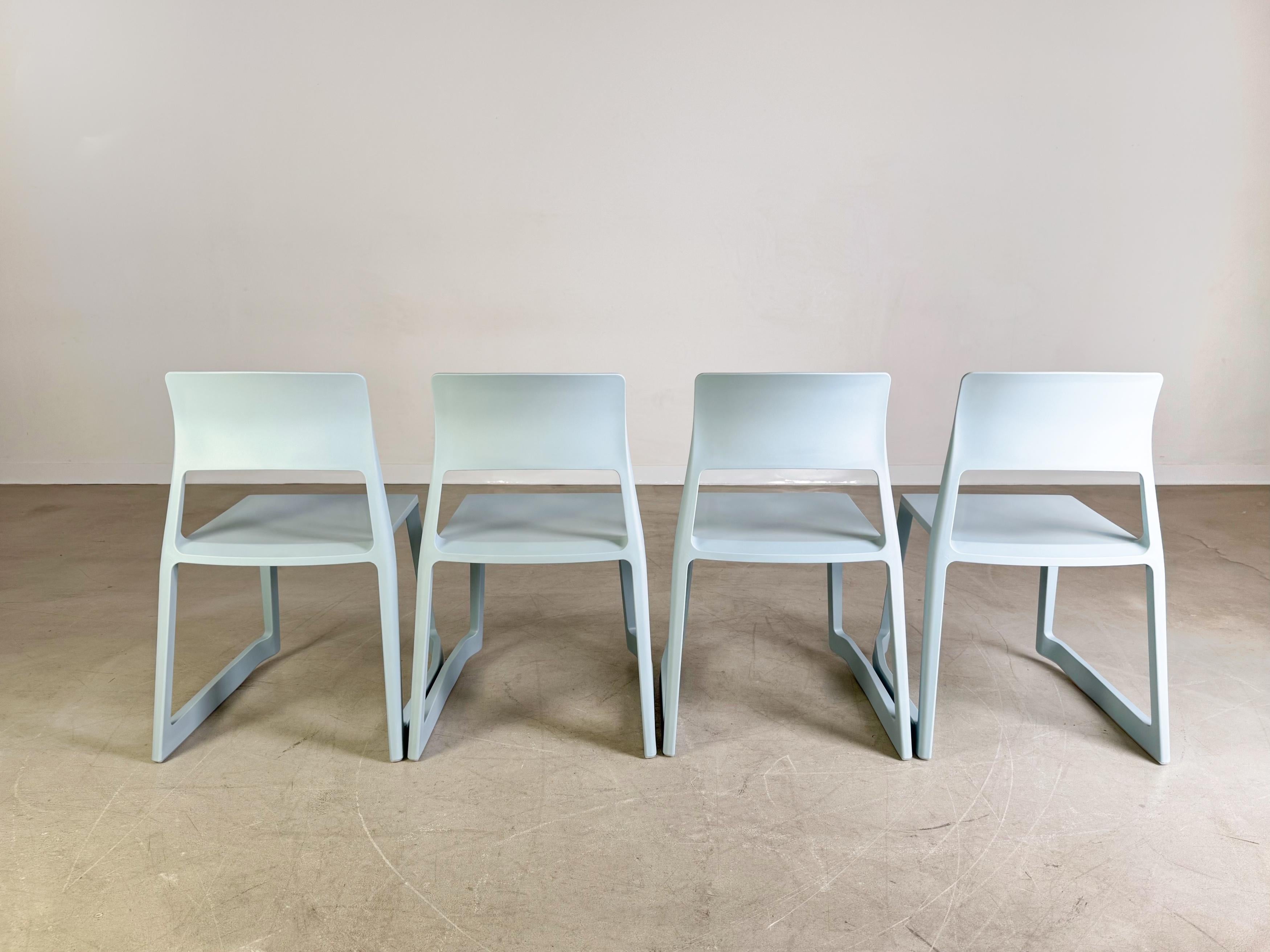 Contemporary Original 4er Set Vitra Tip Ton Stuhl Edward Barber Jay Osgerby For Sale