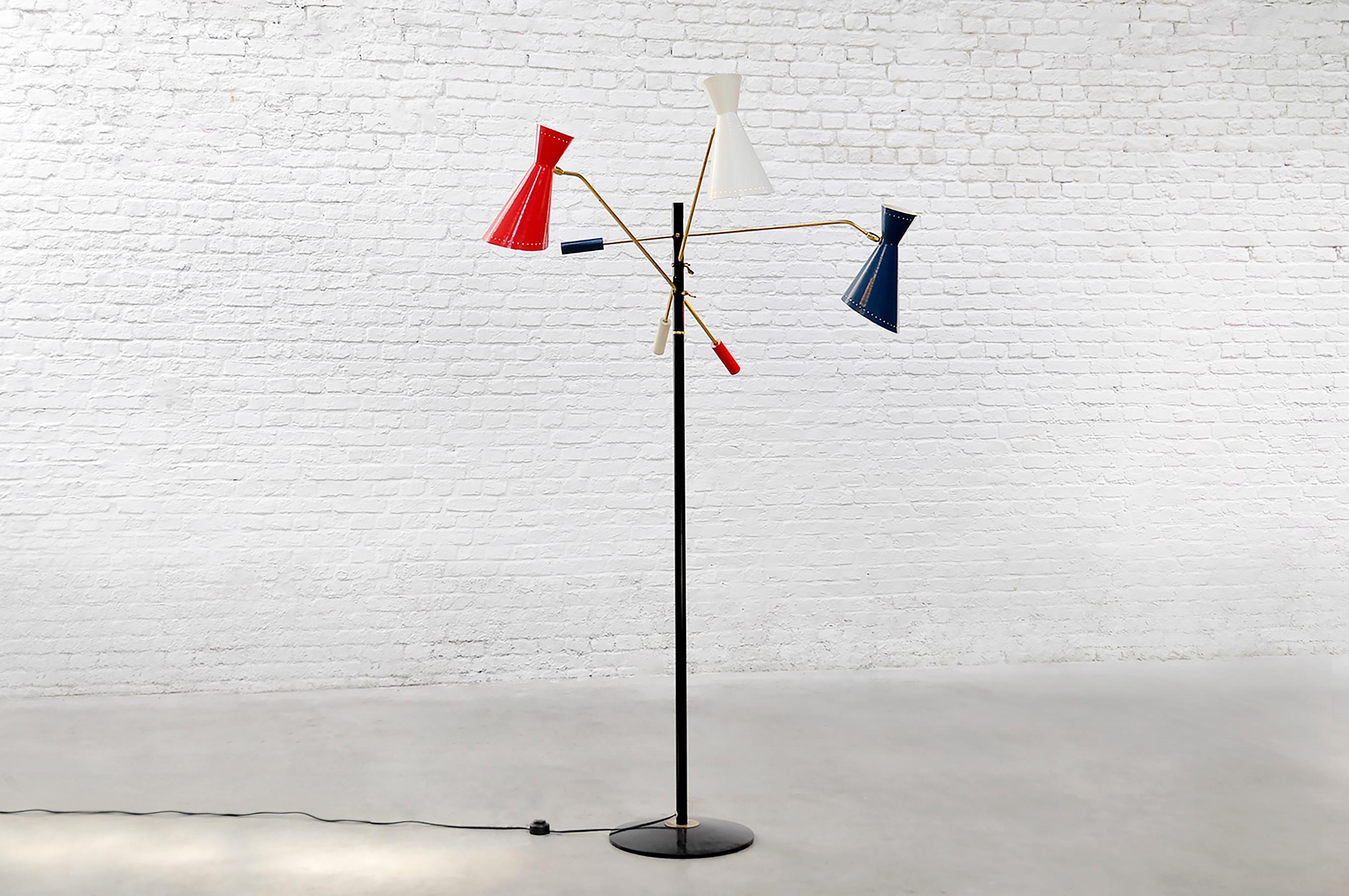 Original 50's Italian Tricolor Counterweight “Diabolo” Floor Lamp In Good Condition For Sale In Antwerp, Antwerp