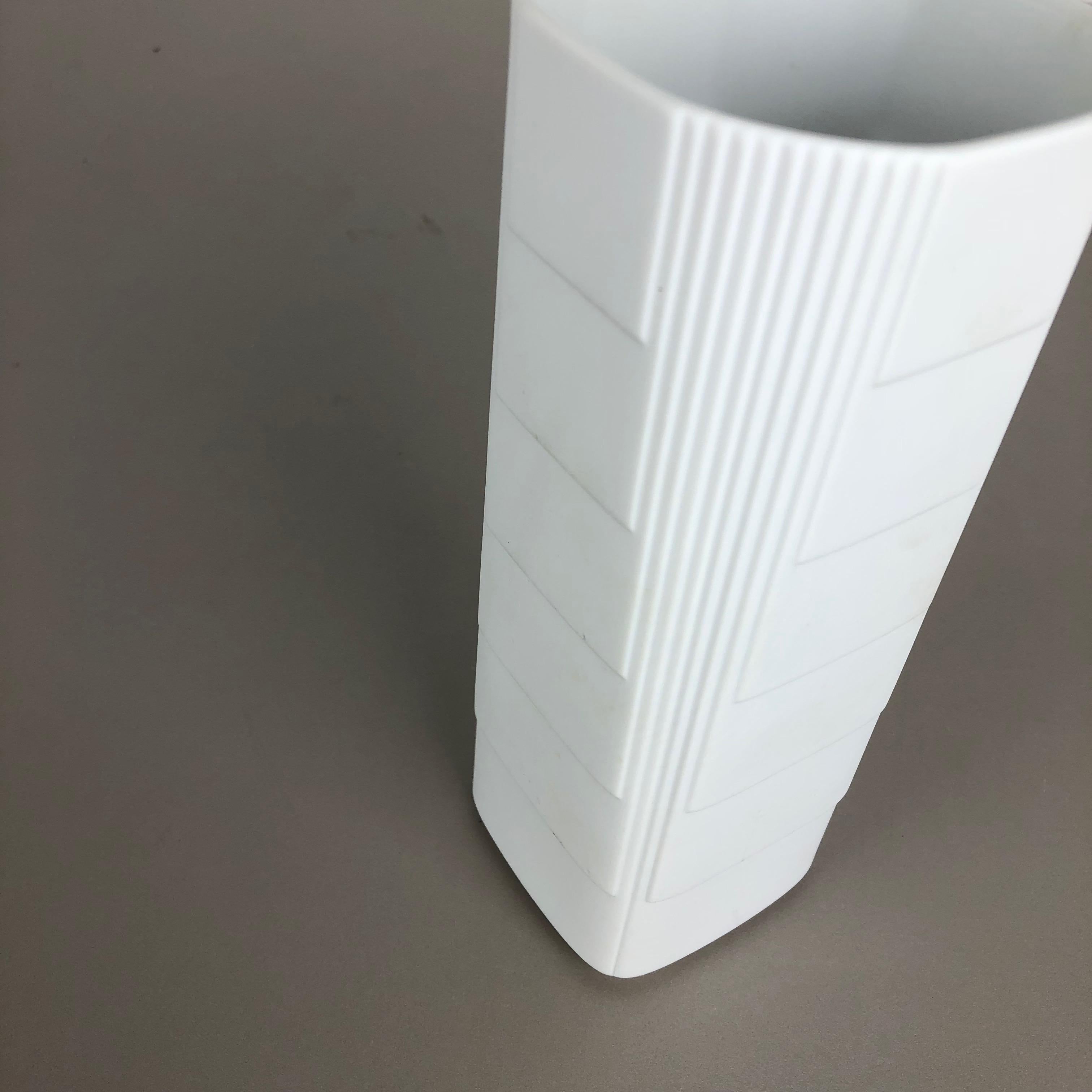 Original Porcelain Op Art Vase by Christa Galtz for Rosenthal Germany, 1970s For Sale 4