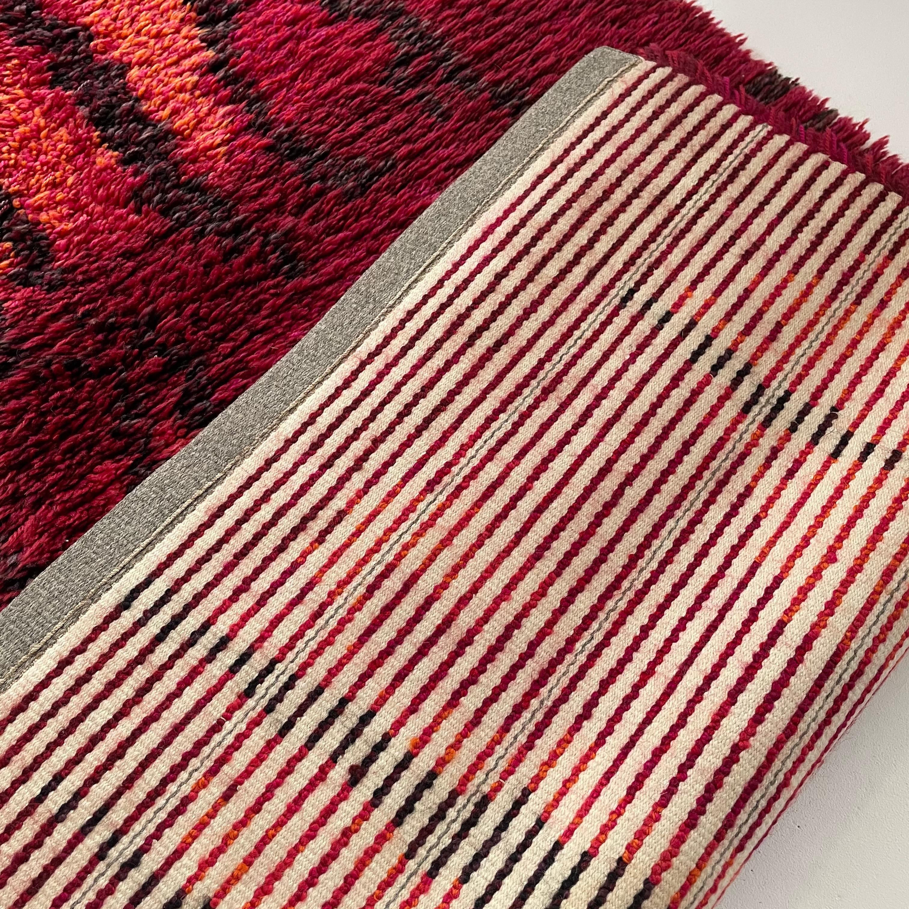 Tapis Rya scandinave abstrait original à poils longs en rgryte, Suède, années 1960 en vente 11