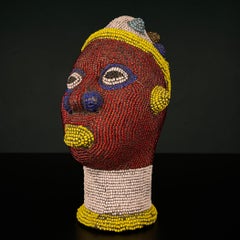 Statua di figura africana originale con testa in rilievo, Arte africana, anni 2000