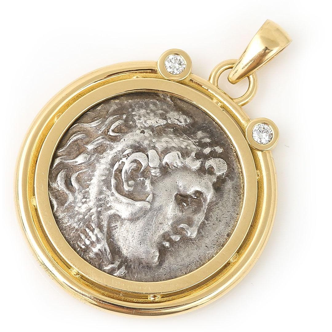 Contemporain Pendentif original Alexander The Great Coin en or jaune 18 carats et diamants, vers 250 av. J.-C. en vente